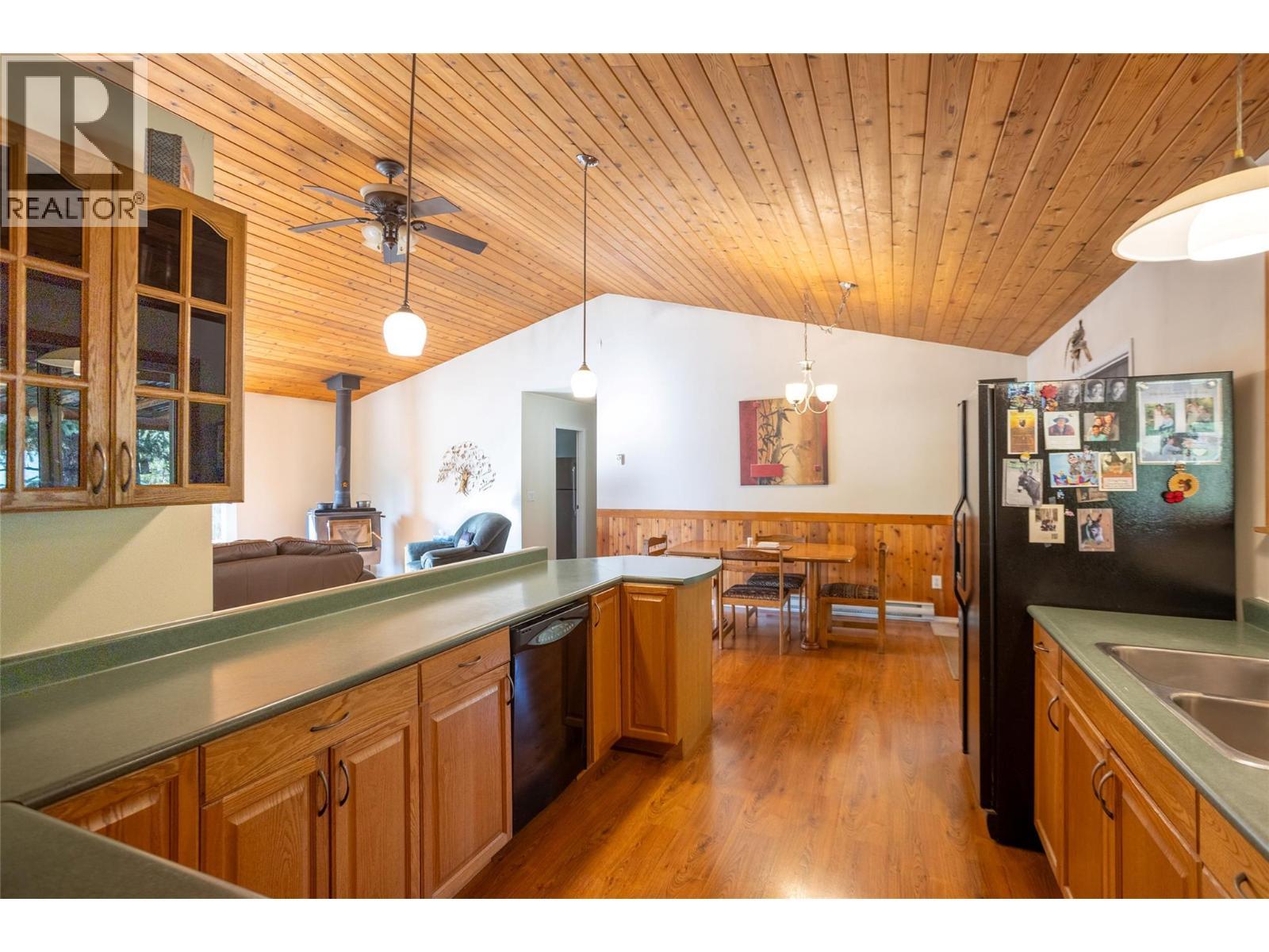 50 Taylor Way, Beaverdell, BC