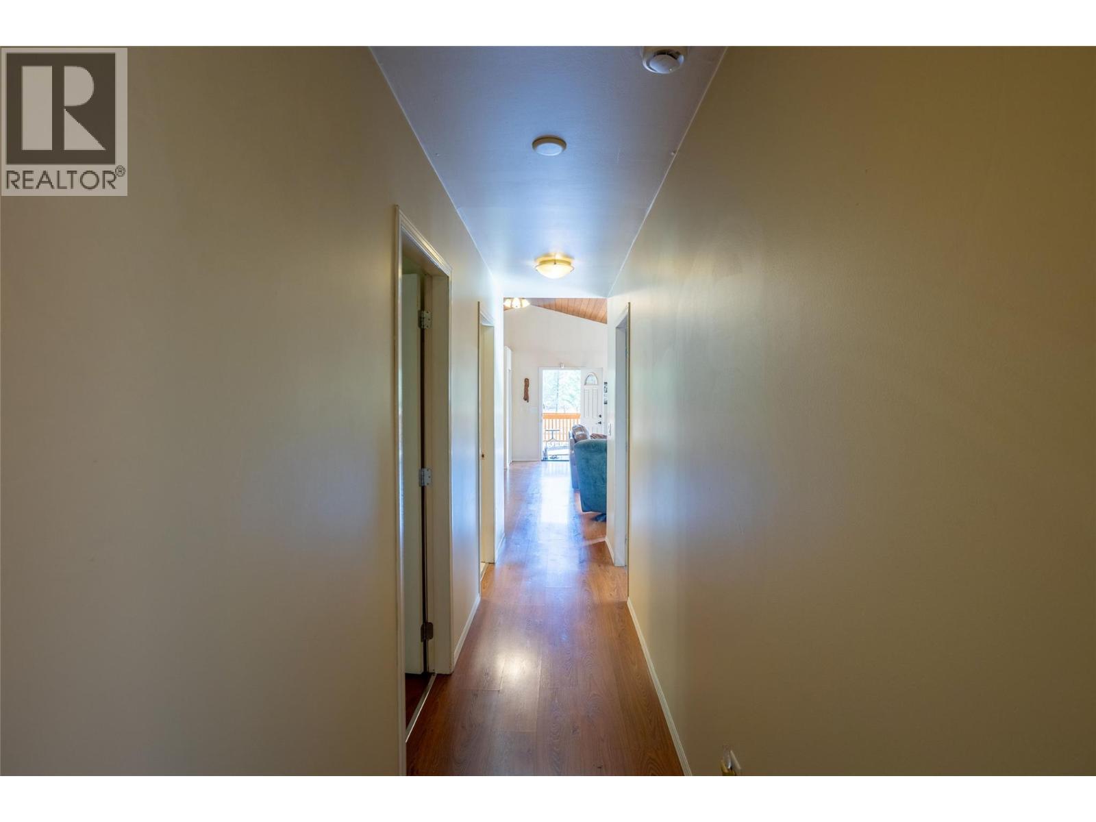 50 Taylor Way, Beaverdell, BC