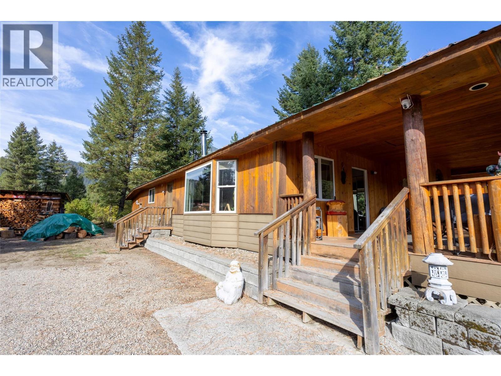 50 Taylor Way, Beaverdell, BC