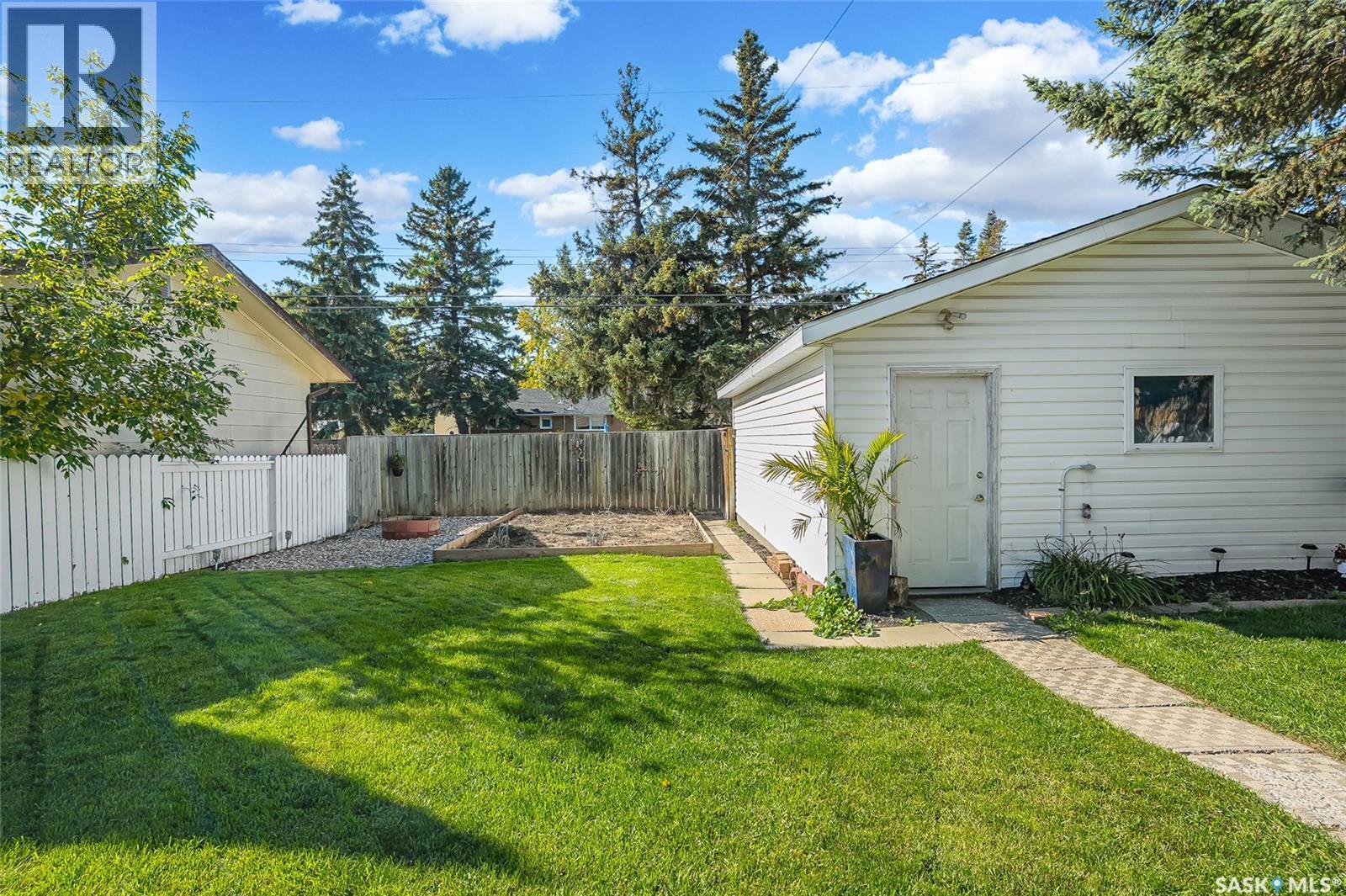 2518 Ewart Avenue, Saskatoon, SK