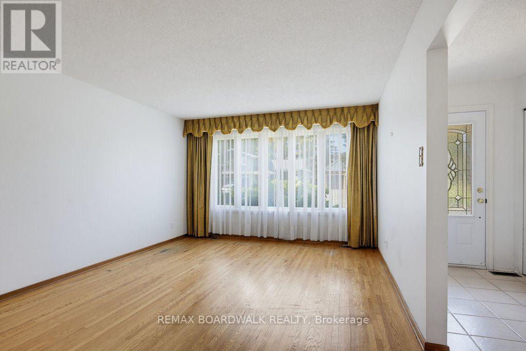 Living Room - 60 Northpark Drive, Ottawa, ON