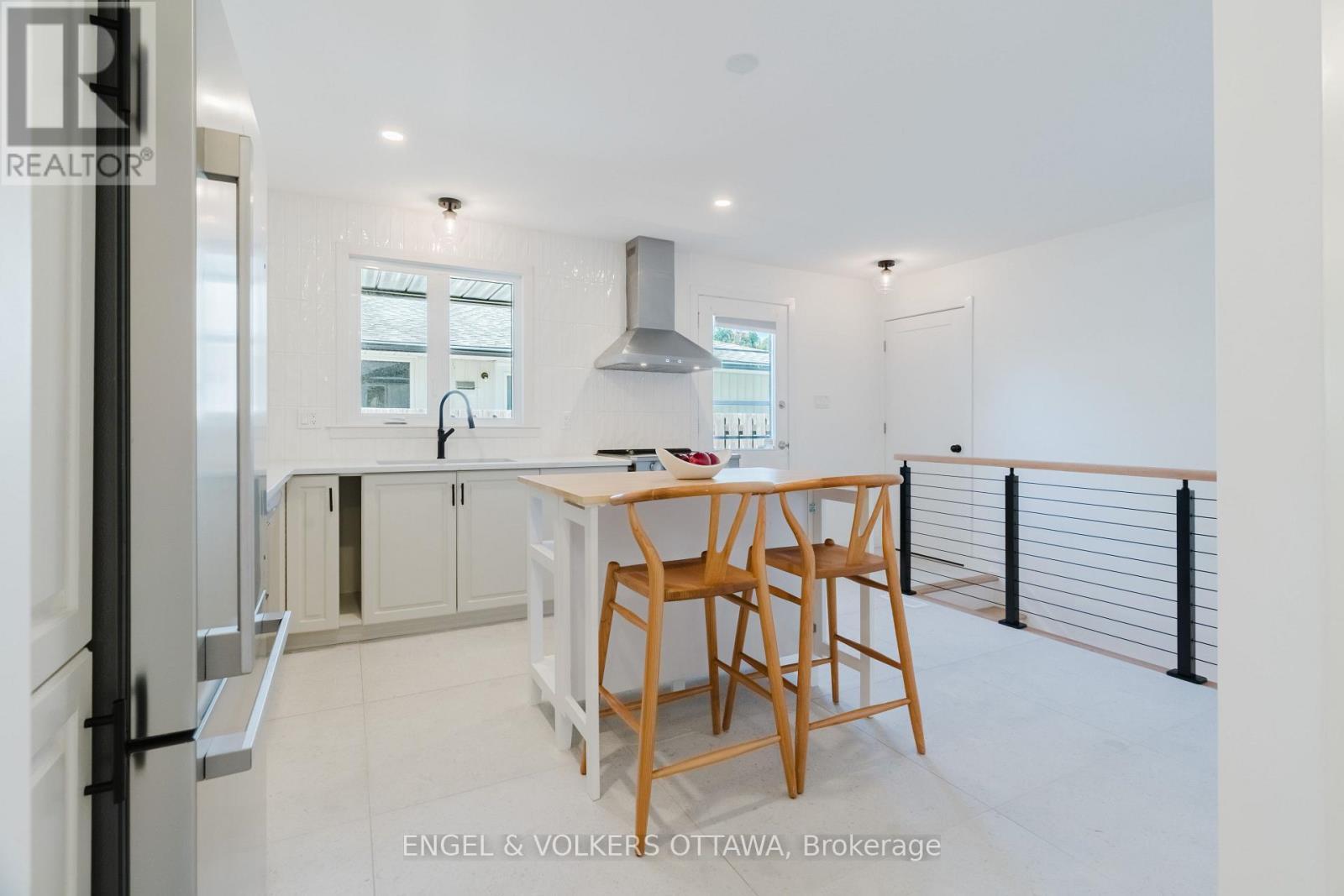 2995 Cowan Crescent, Ottawa, ON