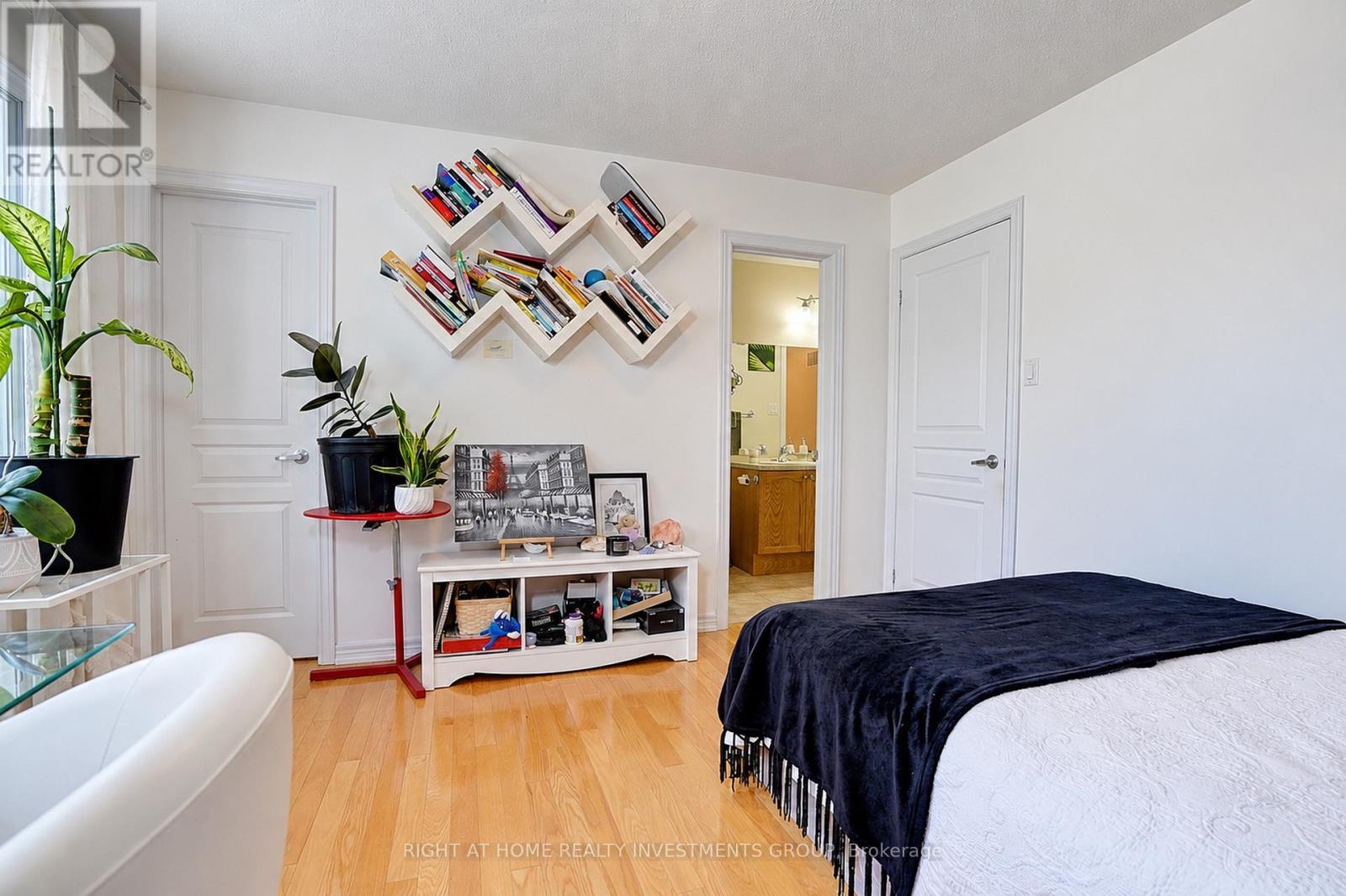 14 Shiner Drive, Richmond Hill, ON