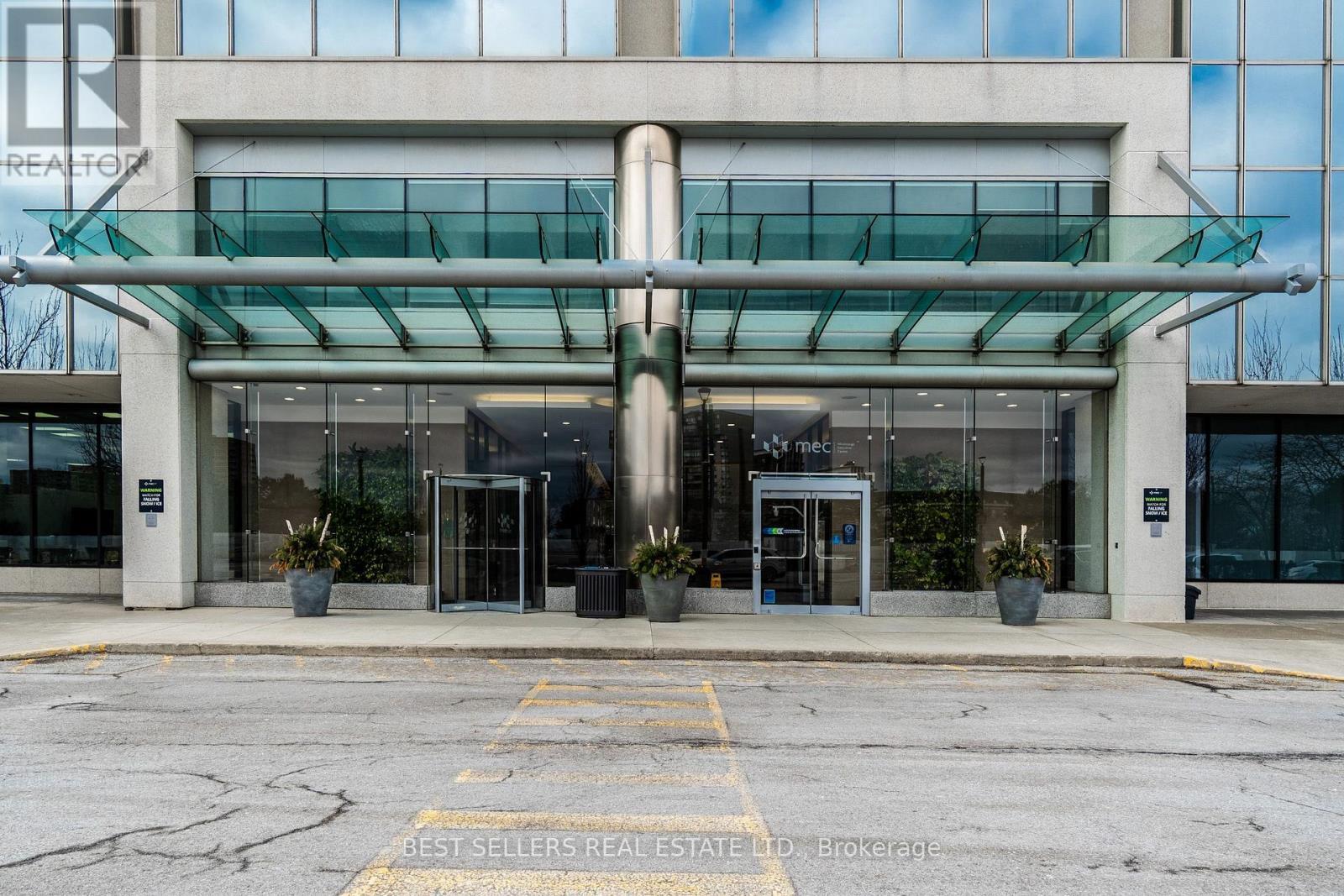 150 - 4 Robert Speck Parkway, Mississauga, ON