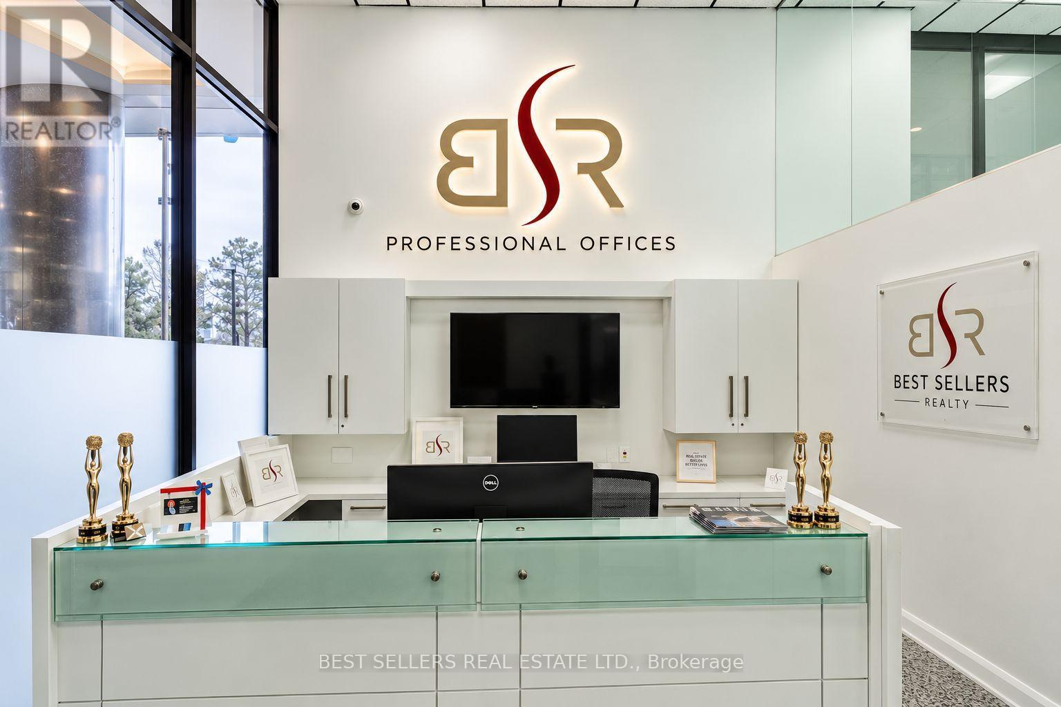 150 - 4 Robert Speck Parkway, Mississauga, ON