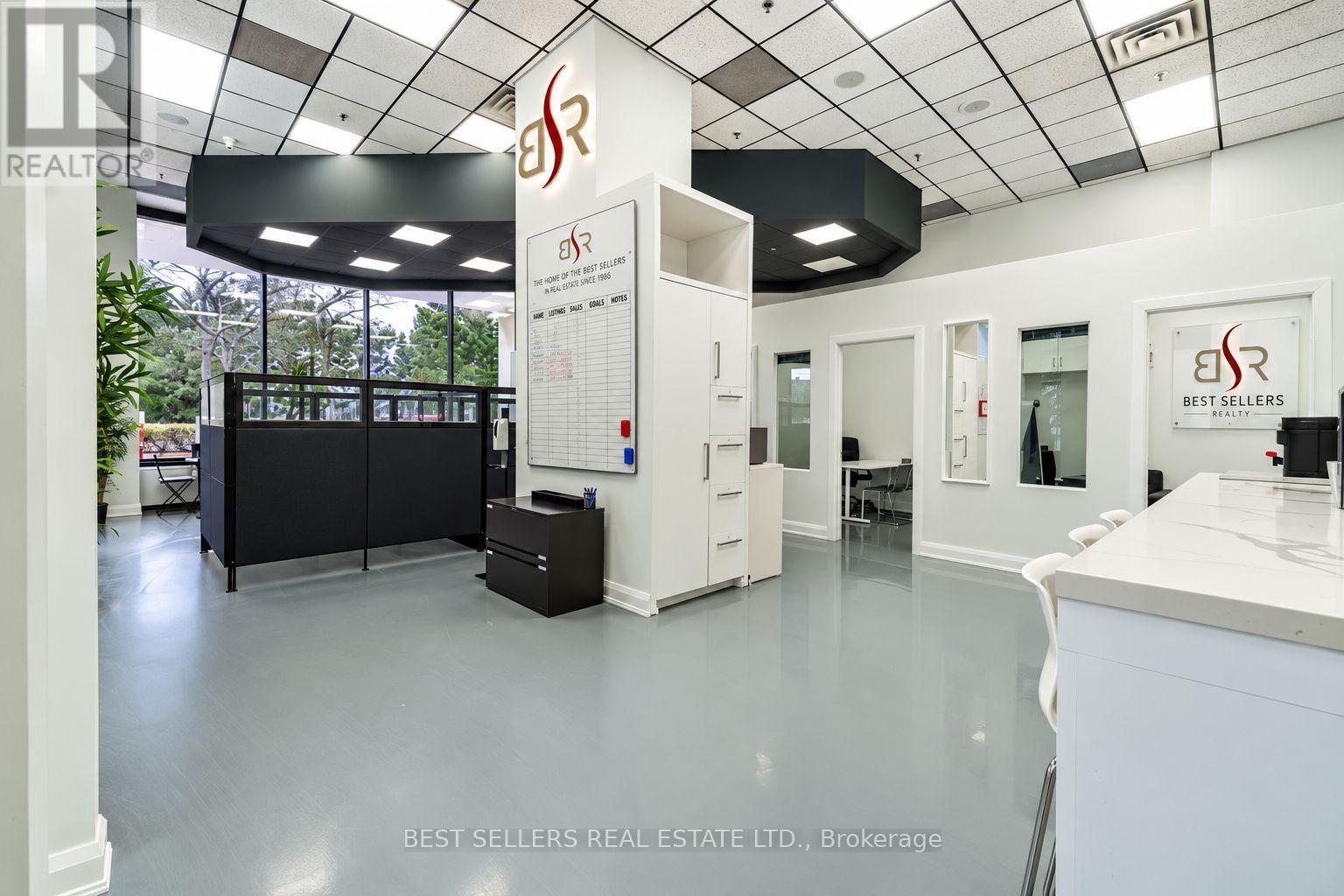 150 - 4 Robert Speck Parkway, Mississauga, ON