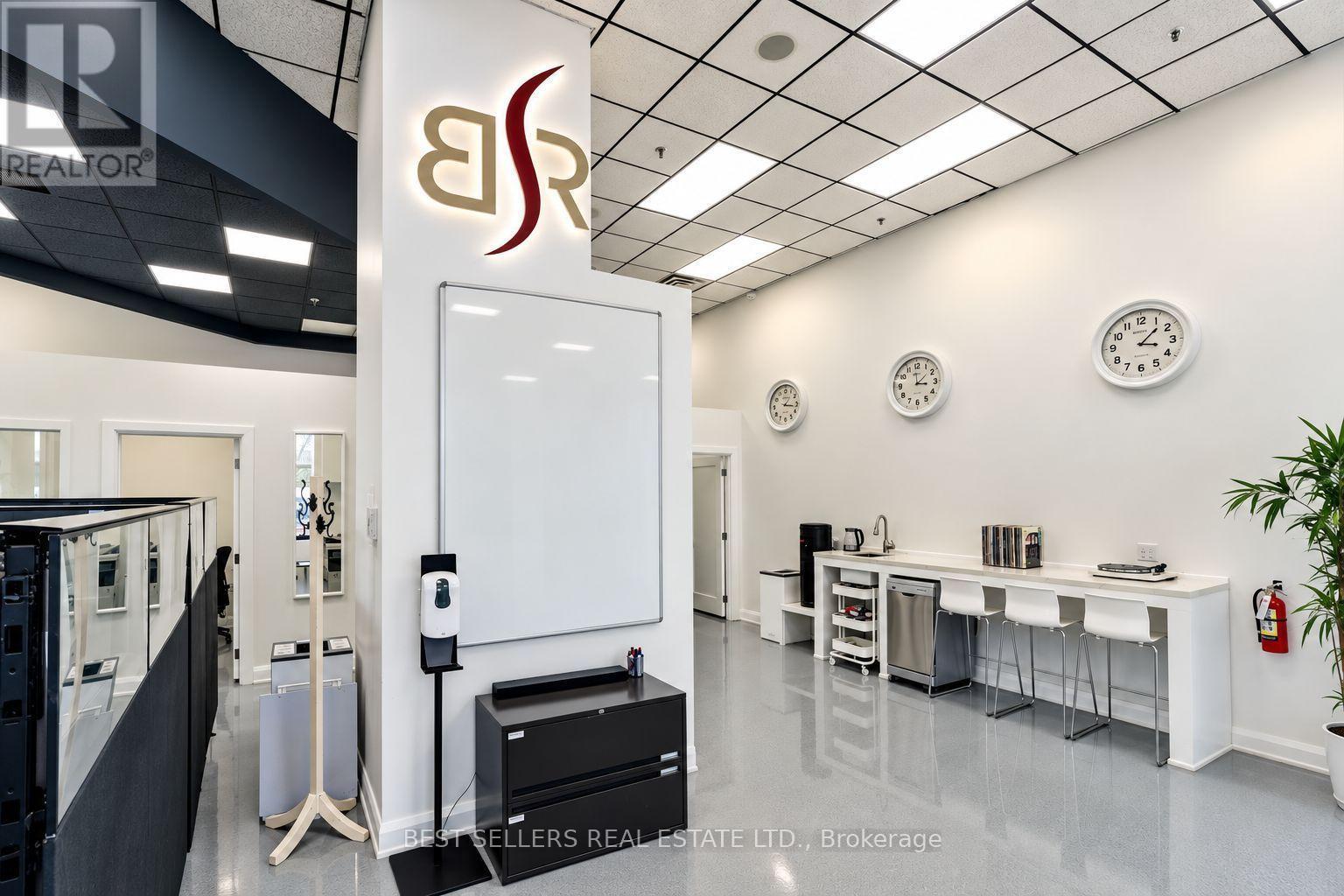 150 - 4 Robert Speck Parkway, Mississauga, ON