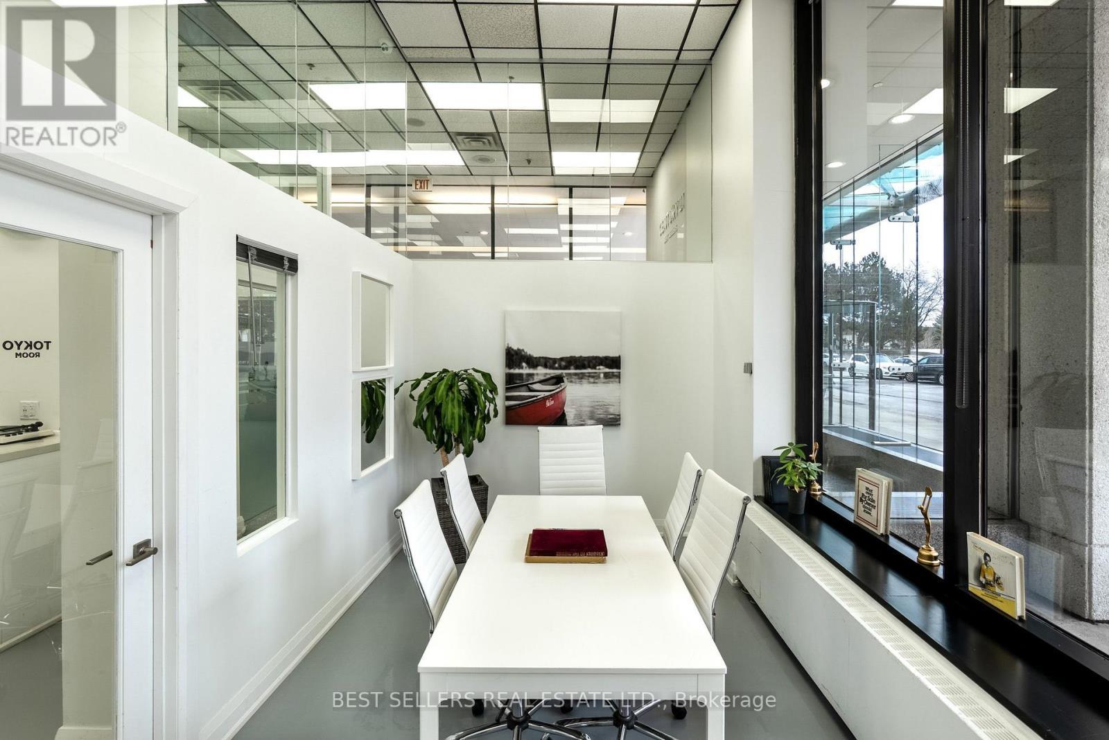 150 - 4 Robert Speck Parkway, Mississauga, ON