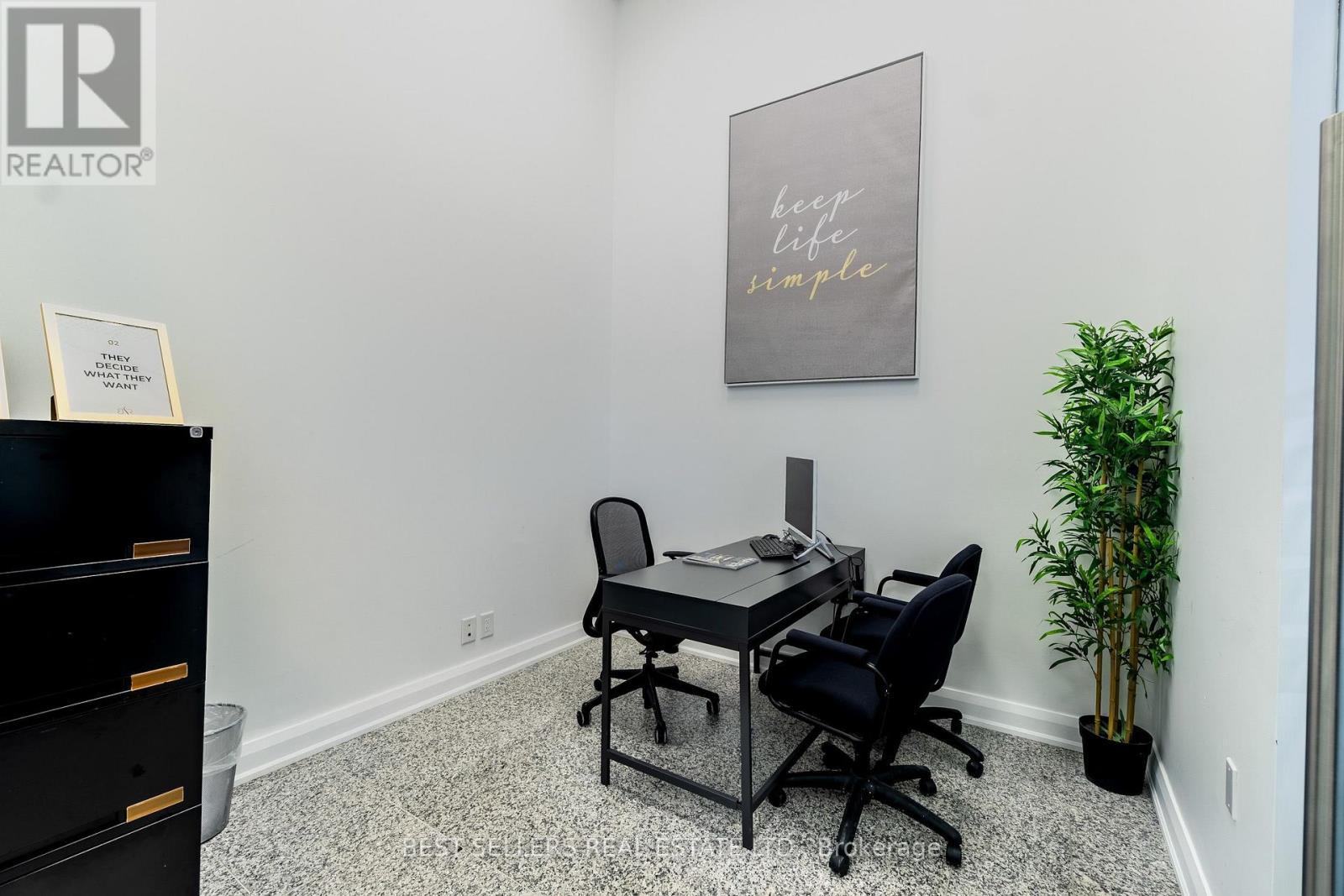 150 - 4 Robert Speck Parkway, Mississauga, ON