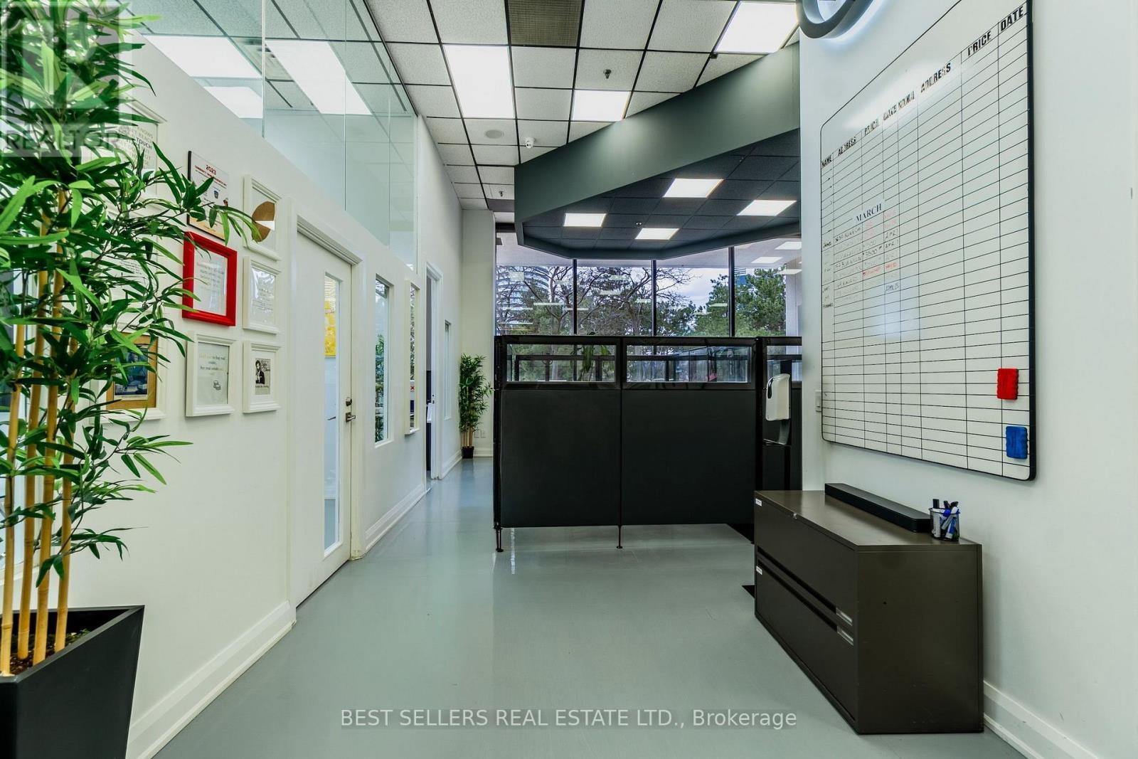 150 - 4 Robert Speck Parkway, Mississauga, ON