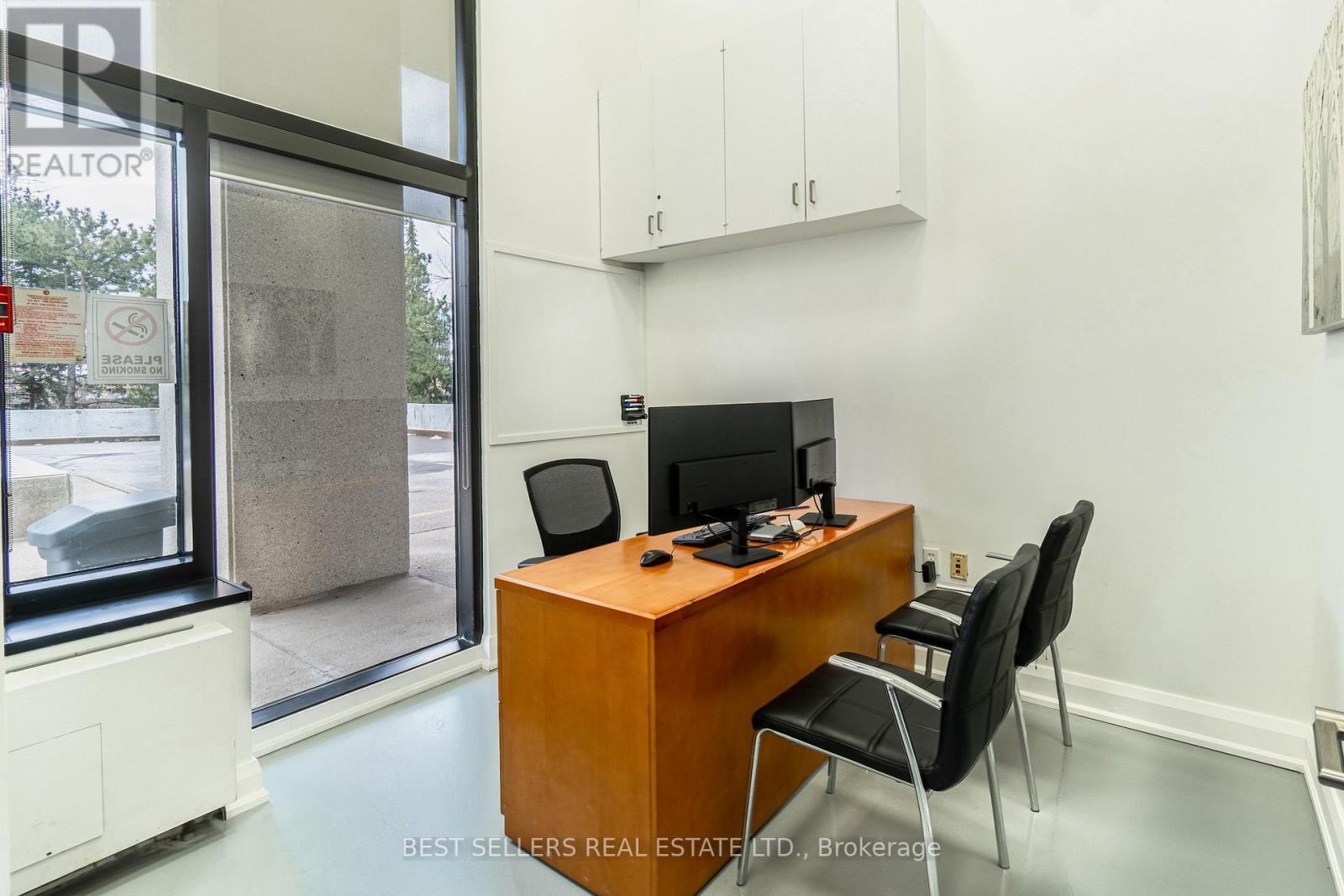 150 - 4 Robert Speck Parkway, Mississauga, ON