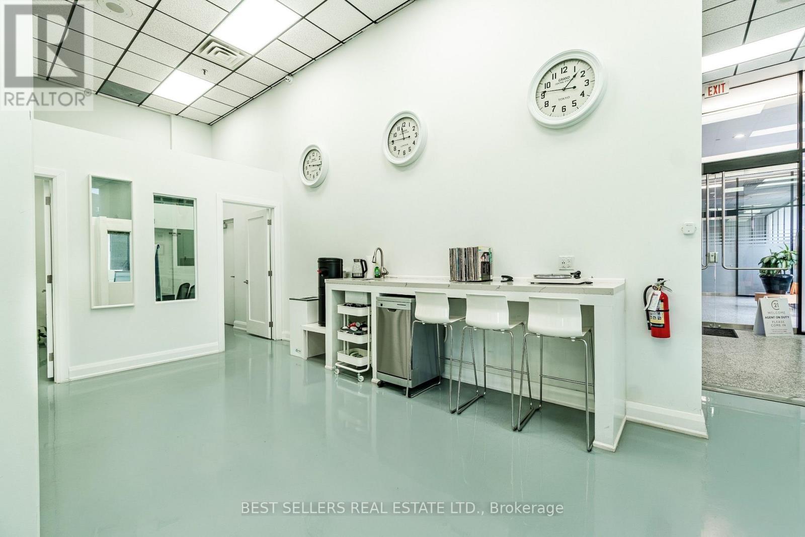 150 - 4 Robert Speck Parkway, Mississauga, ON