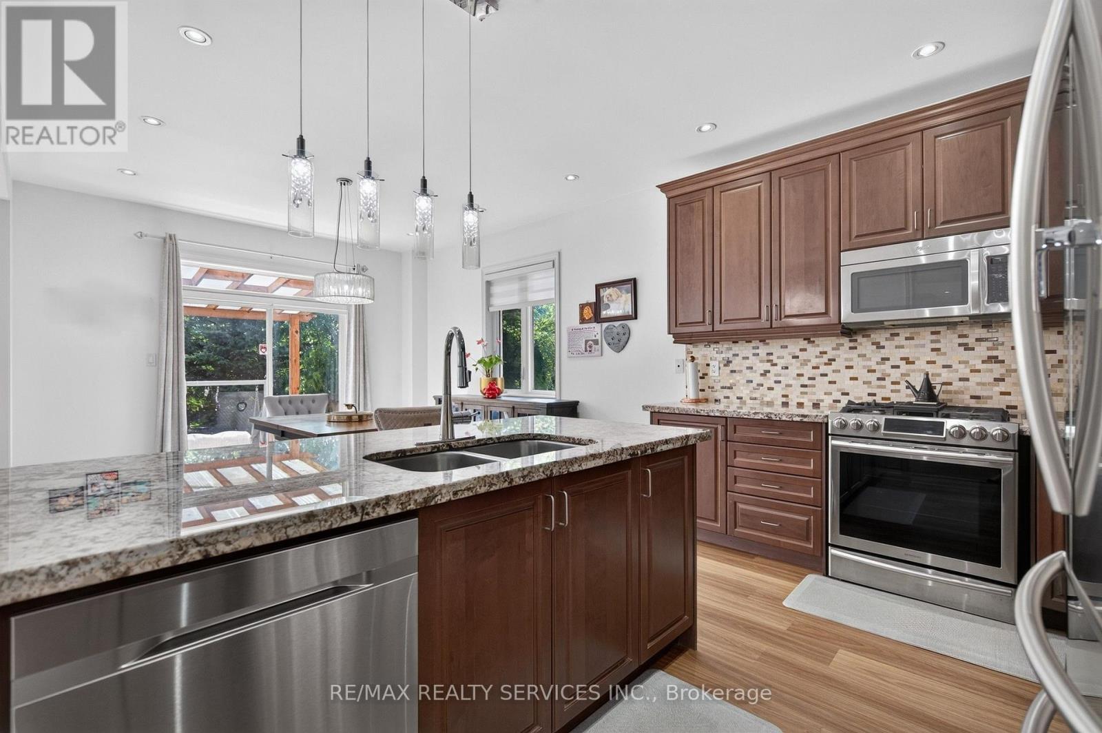 15 Bonnie Braes Drive, Brampton, ON