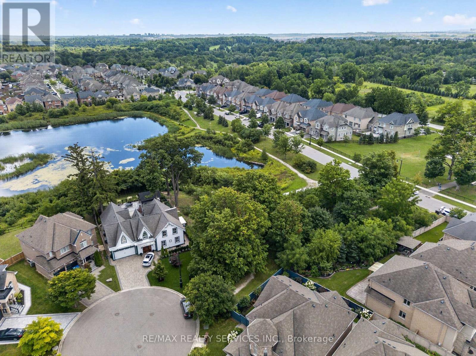 15 Bonnie Braes Drive, Brampton, ON