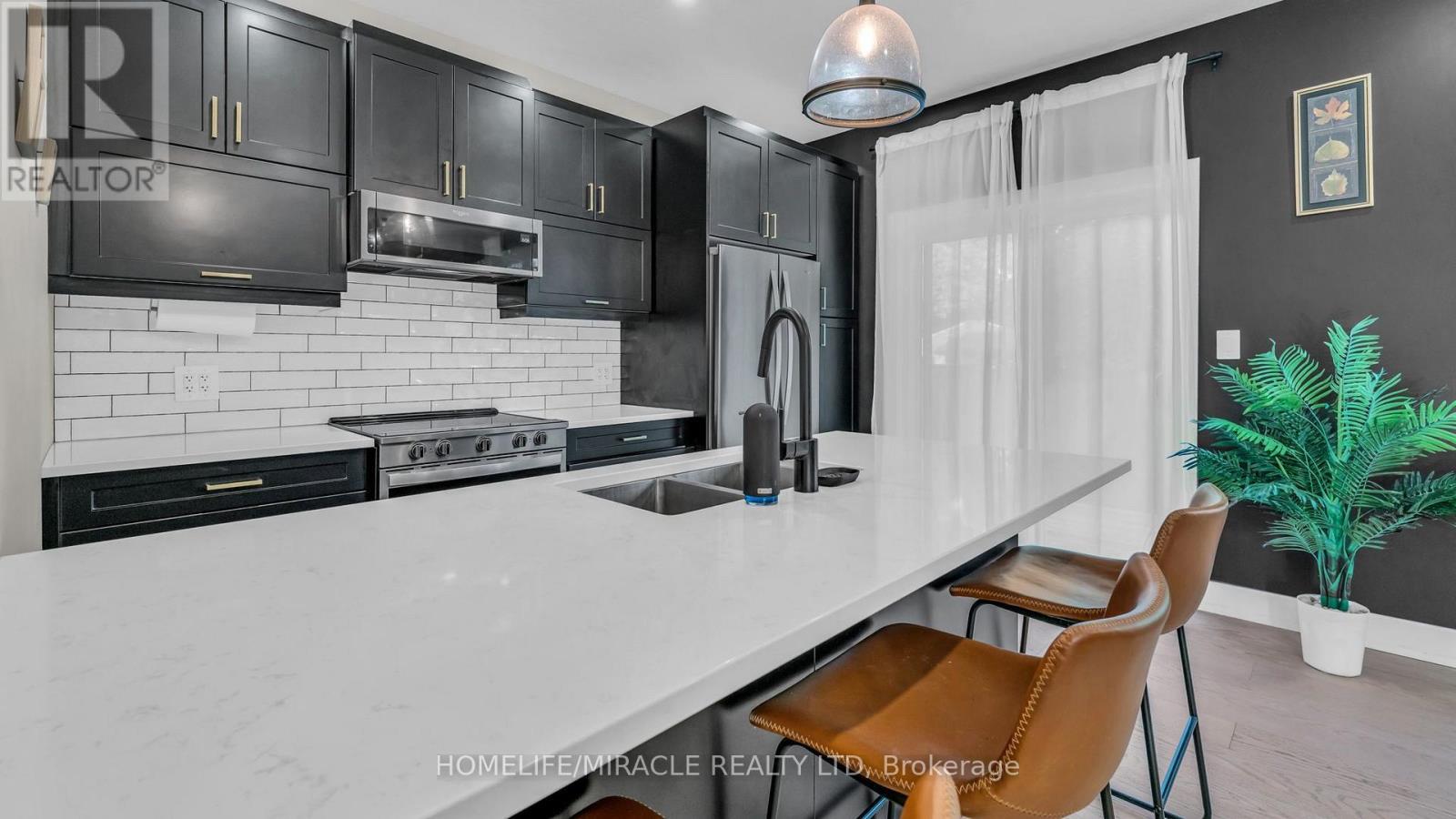 2 - 1195 Riverside Drive, London North, ON
