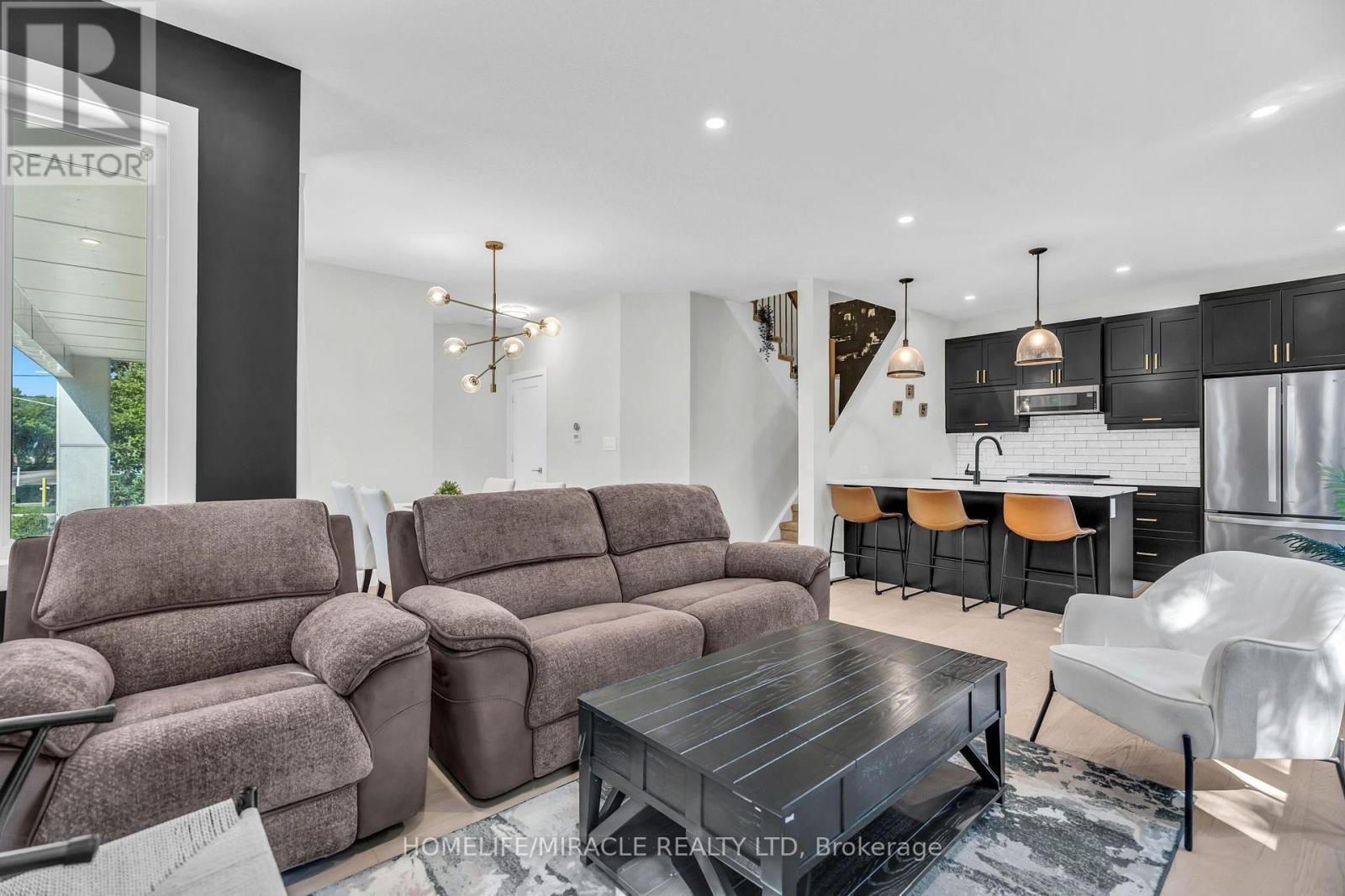 2 - 1195 Riverside Drive, London North, ON