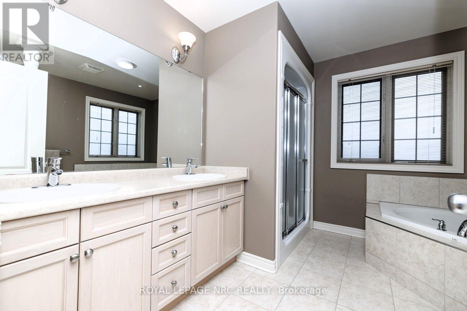 8394 Greenfield Crescent, Niagara Falls (Forestview), ON
