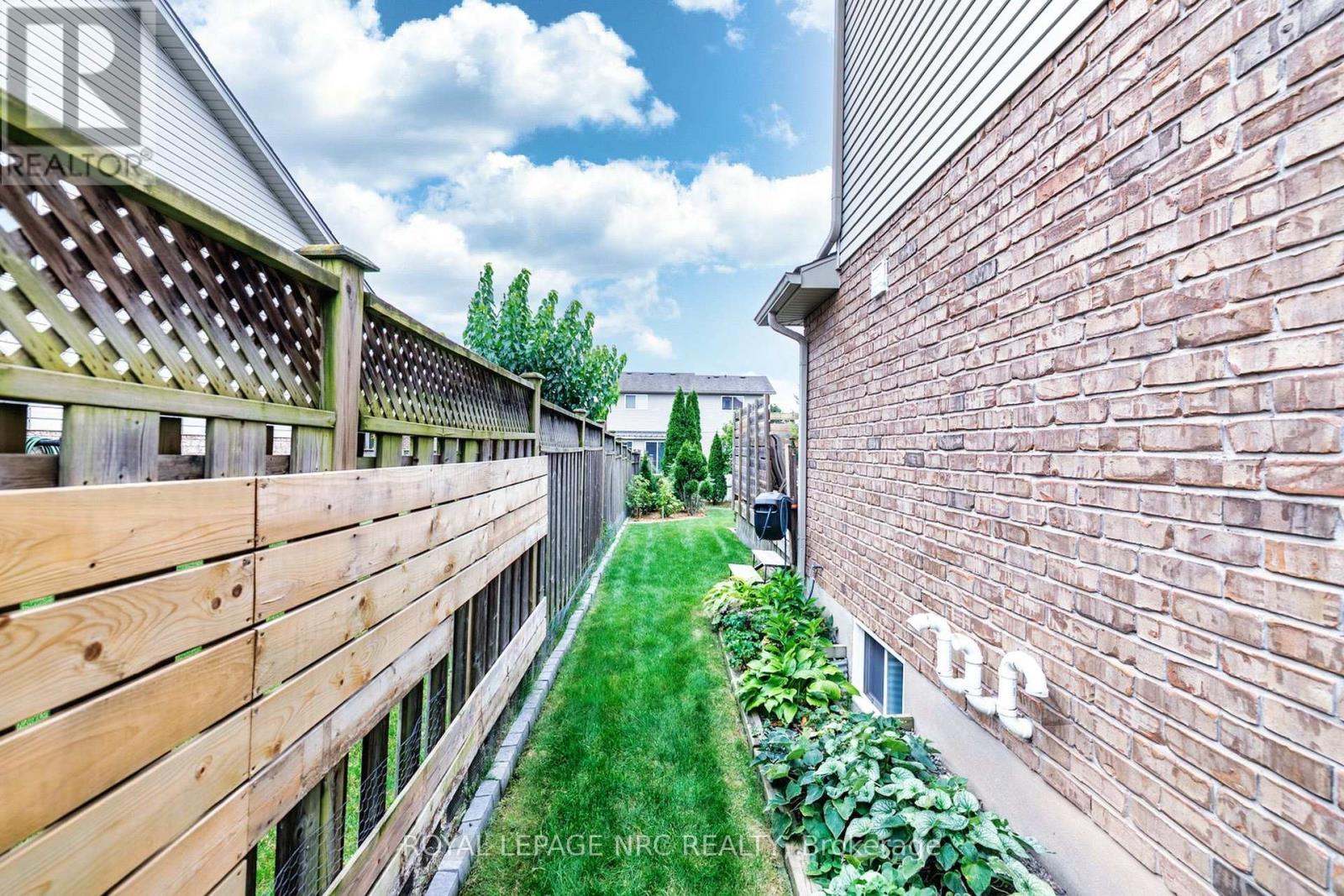 8394 Greenfield Crescent, Niagara Falls (Forestview), ON