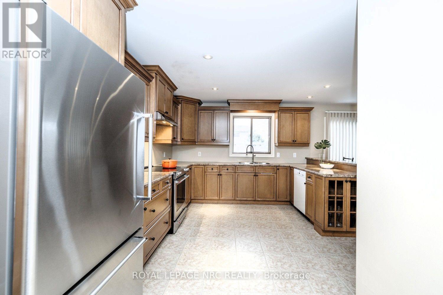 8394 Greenfield Crescent, Niagara Falls (Forestview), ON