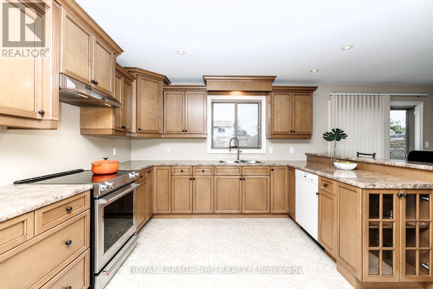 8394 Greenfield Crescent, Niagara Falls (Forestview), ON