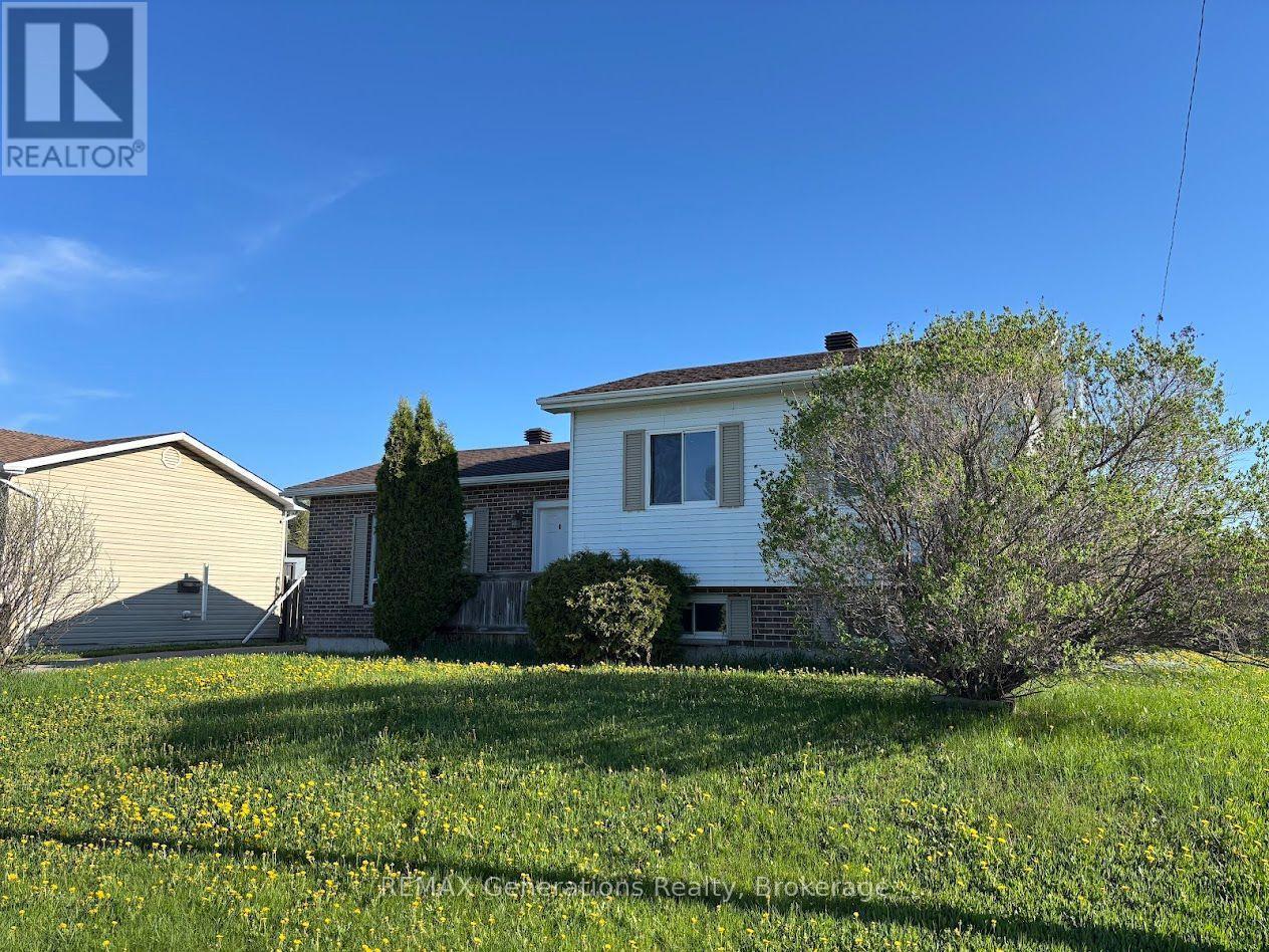 31 Brooks Street, Manitouwadge, ON