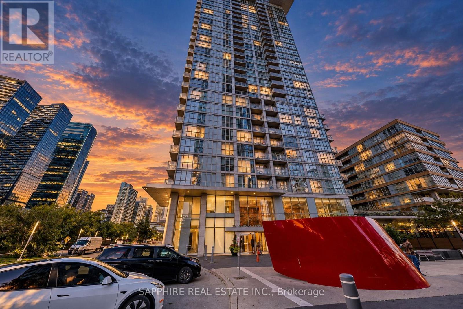 541 - 15 Iceboat Terrace, Toronto, ON