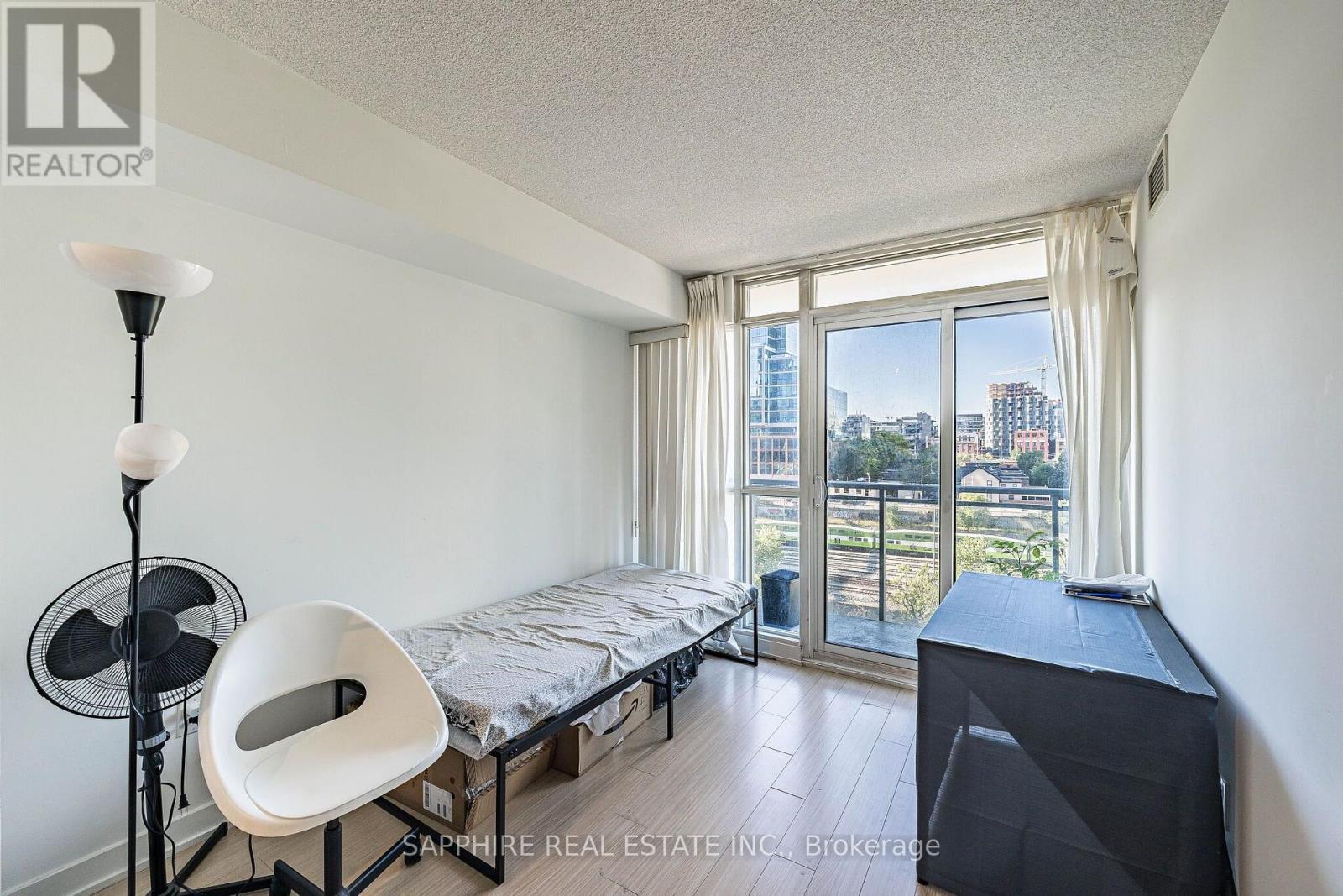 541 - 15 Iceboat Terrace, Toronto, ON