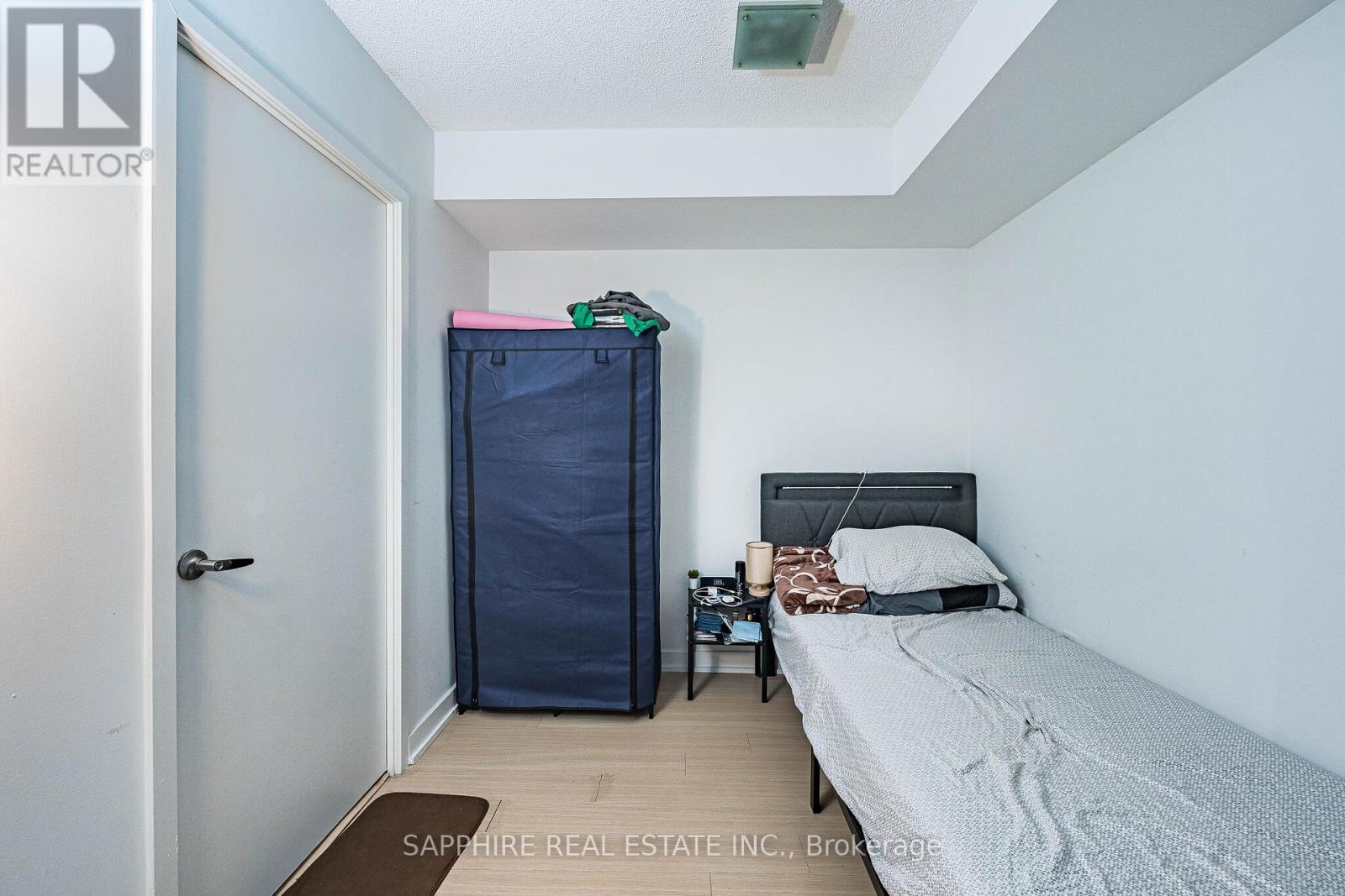 541 - 15 Iceboat Terrace, Toronto, ON