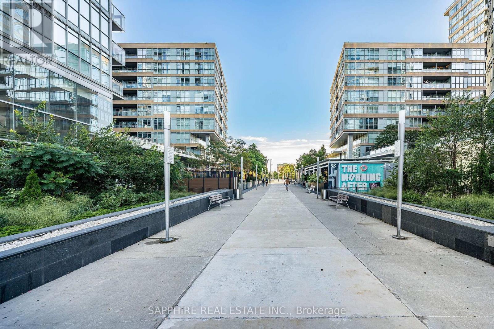 541 - 15 Iceboat Terrace, Toronto, ON