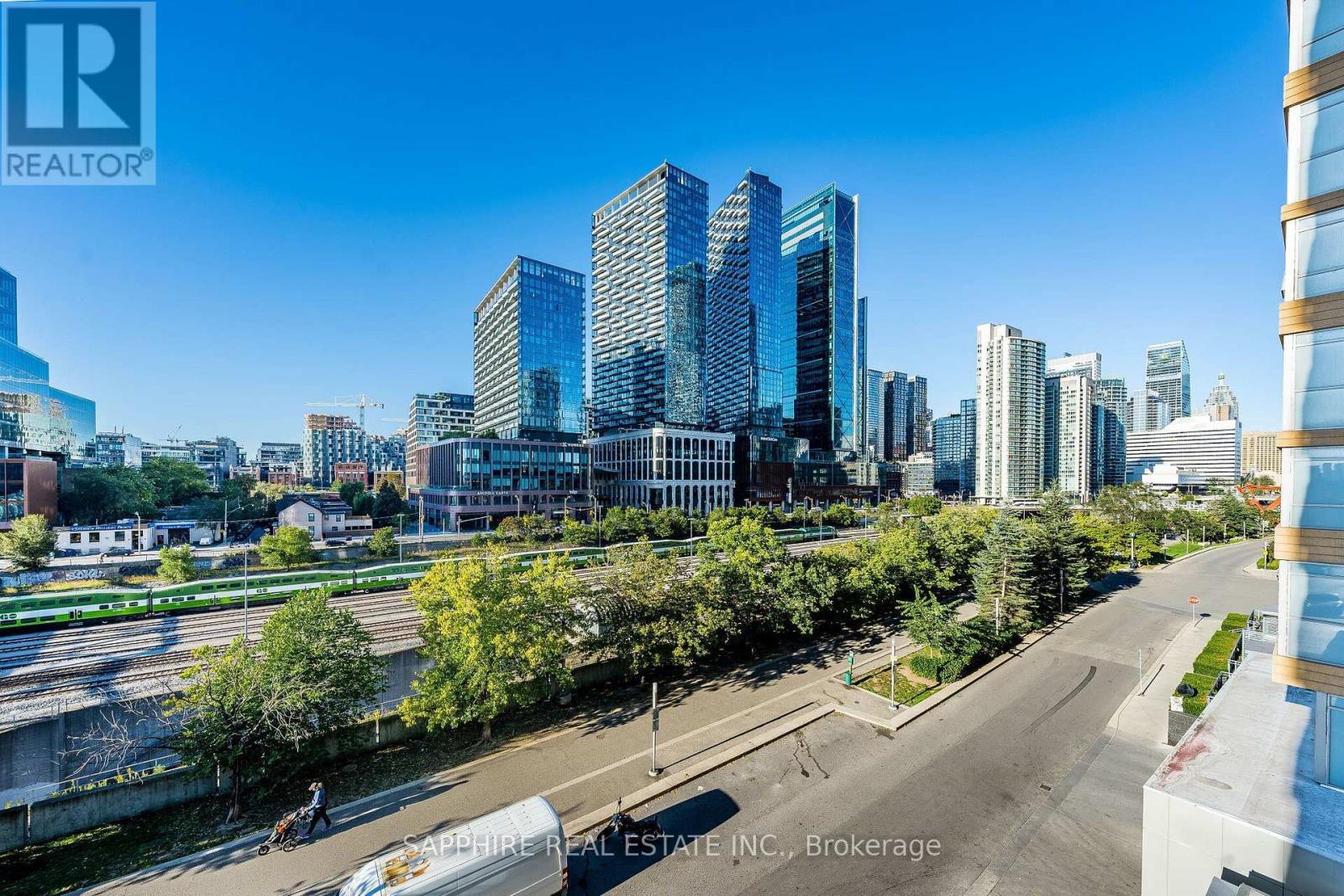 541 - 15 Iceboat Terrace, Toronto, ON