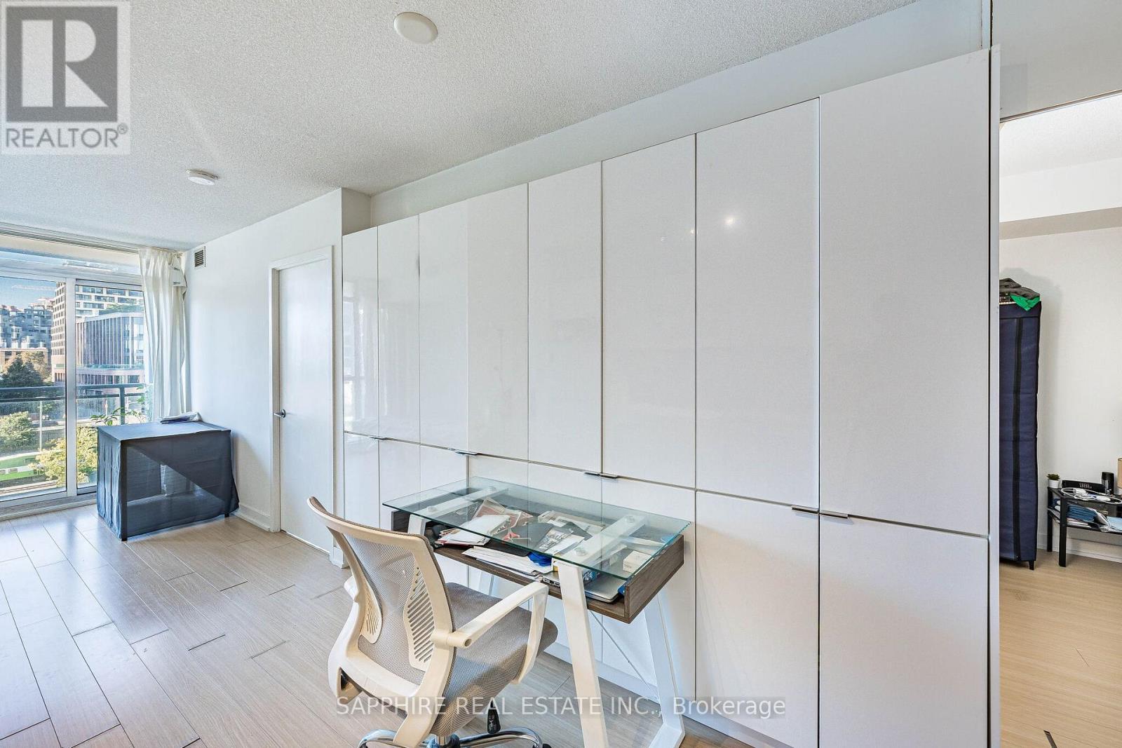 541 - 15 Iceboat Terrace, Toronto, ON