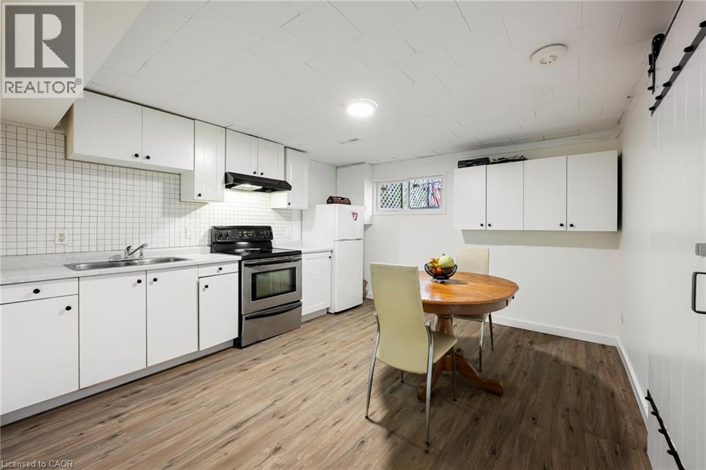 Lower-level kitchen - 139 Town Line, Orangeville, ON