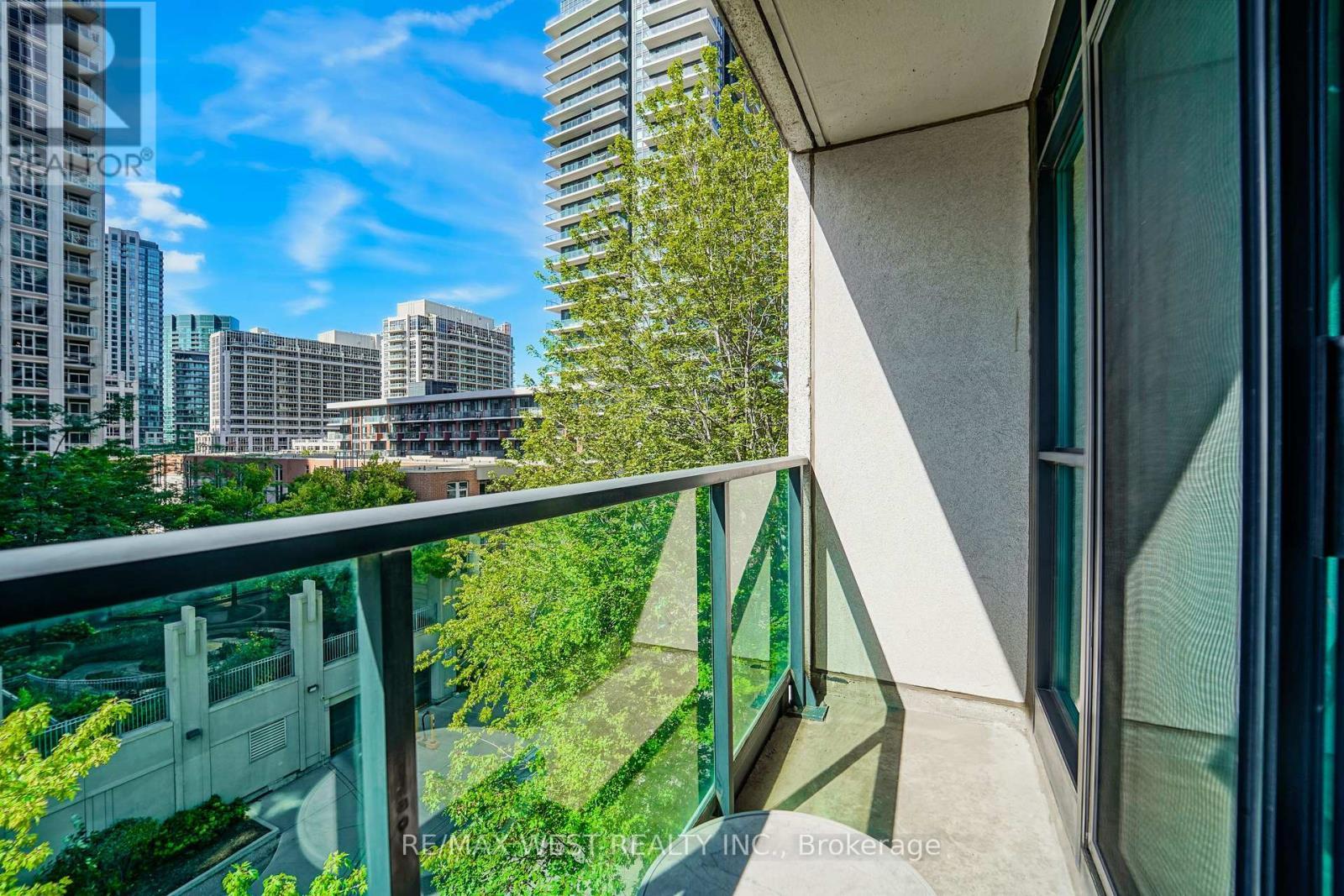 522 - 600 Fleet Street, Toronto, ON