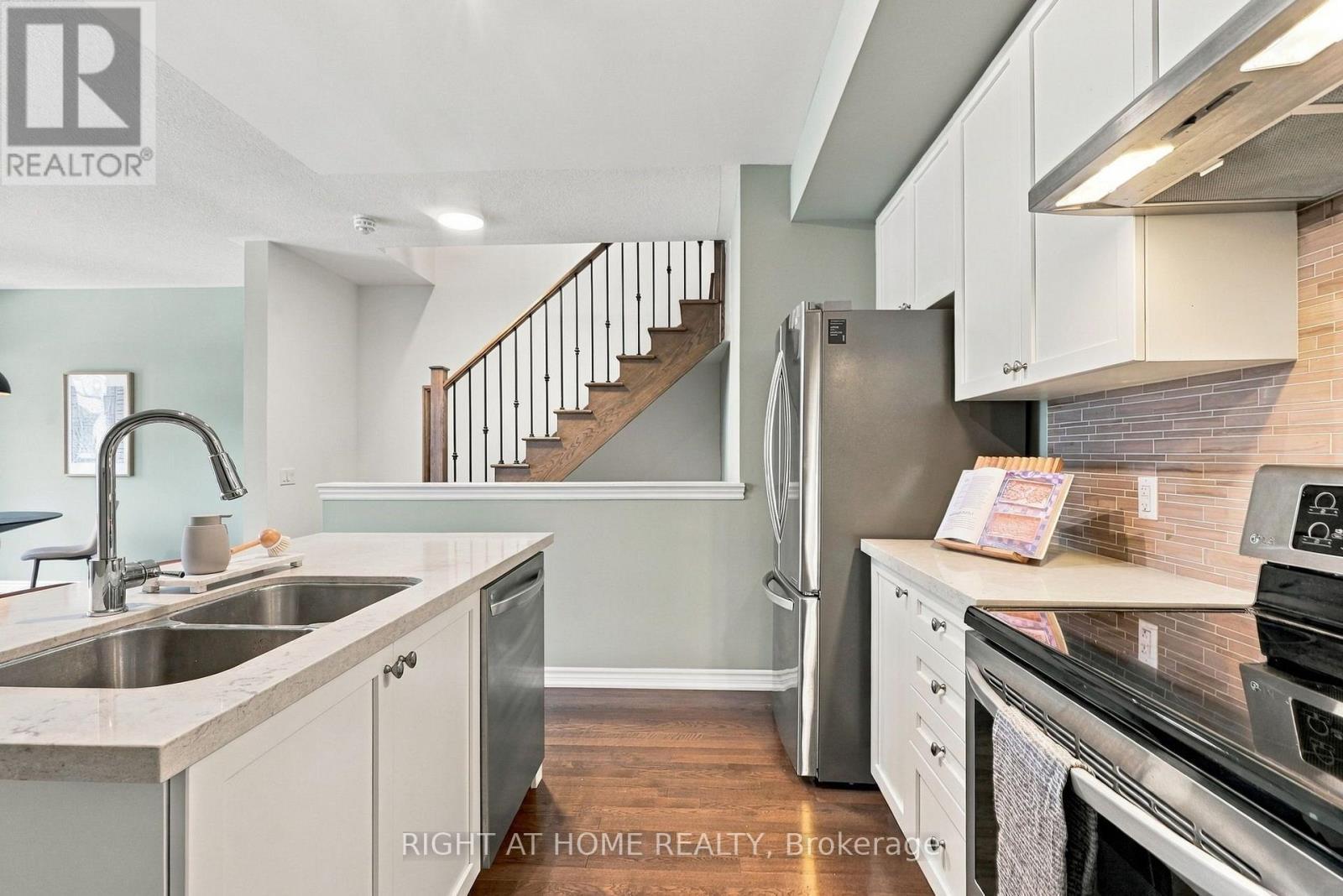 3048 Blacktusk Common, Oakville, ON