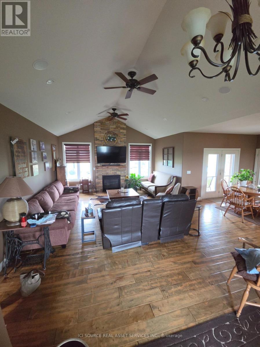 1532 Kerr Line, St. Clair, ON