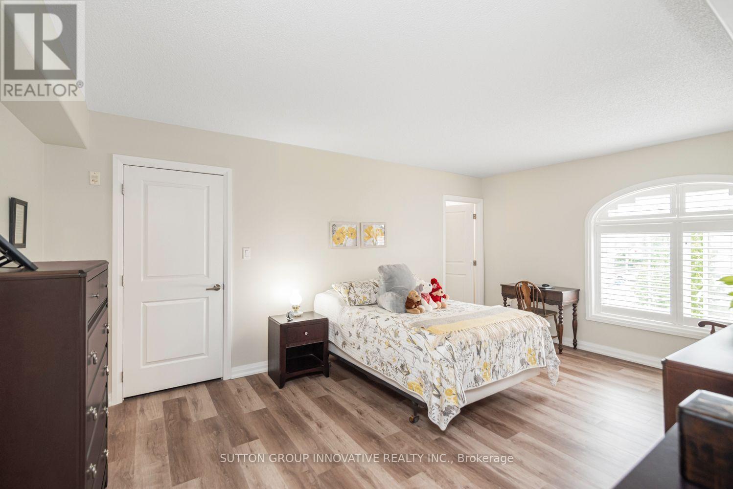 303 - 908 Mohawk Road E, Hamilton, ON