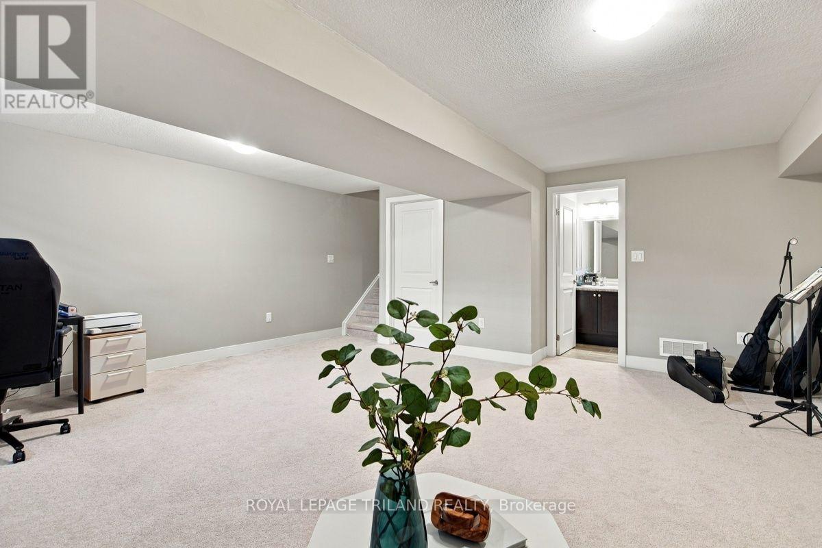 71 - 1960 Dalmagarry Road, London North (North E), ON