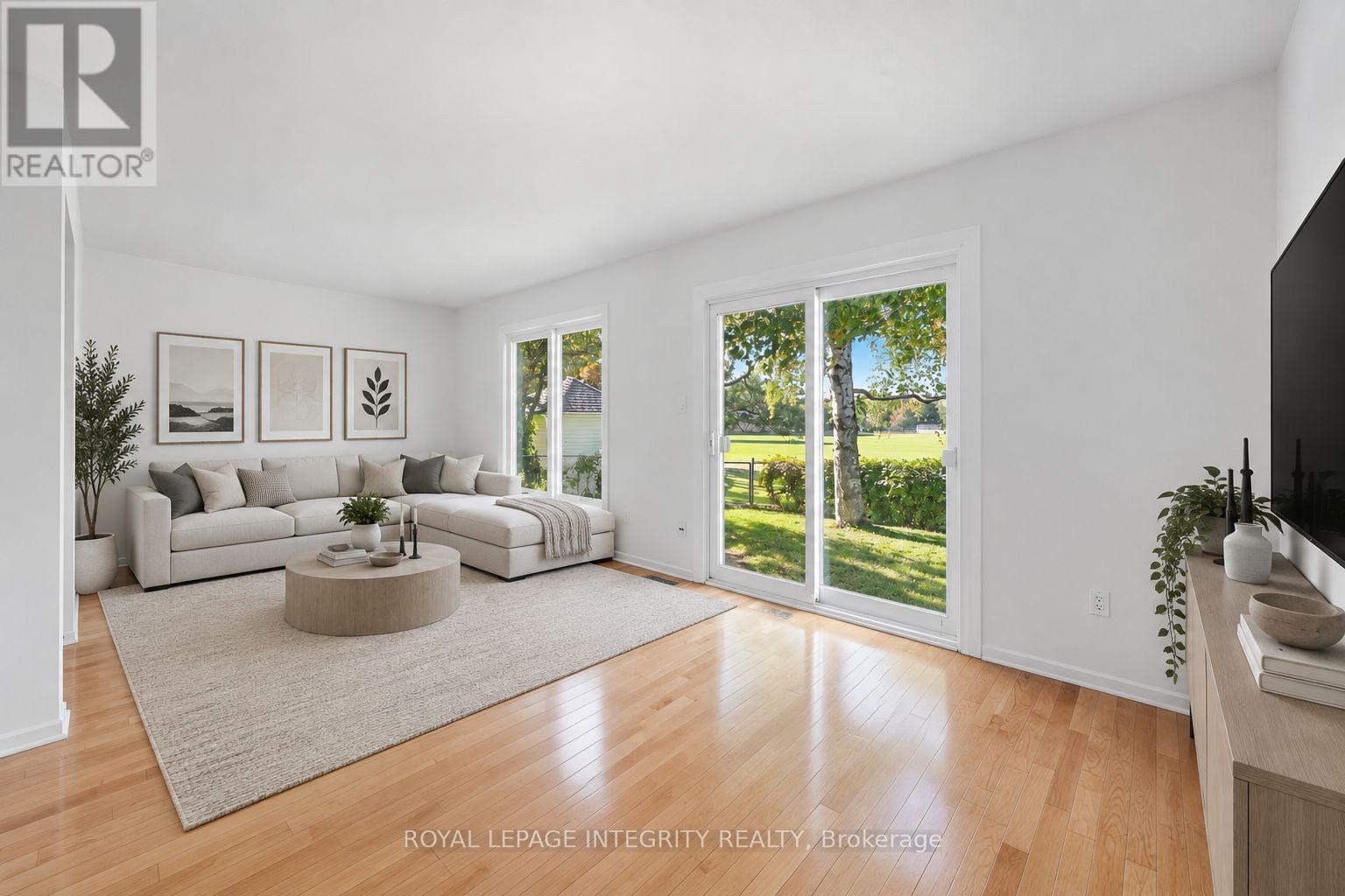 909 Lawnsberry Drive, Ottawa, ON