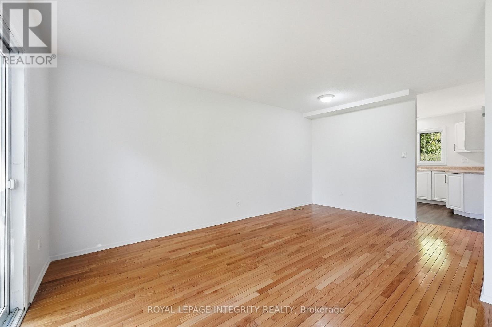 909 Lawnsberry Drive, Ottawa, ON