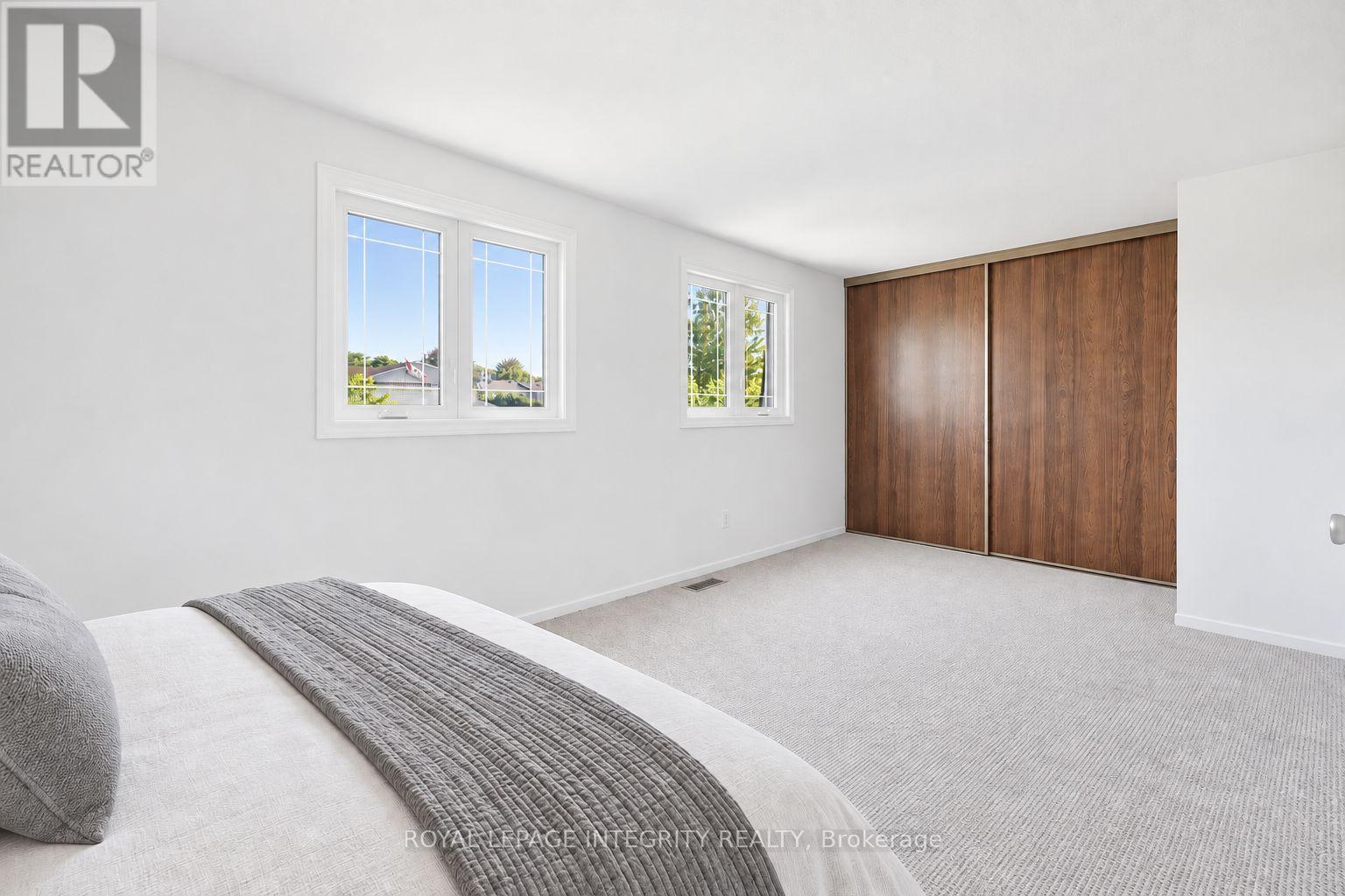 909 Lawnsberry Drive, Ottawa, ON