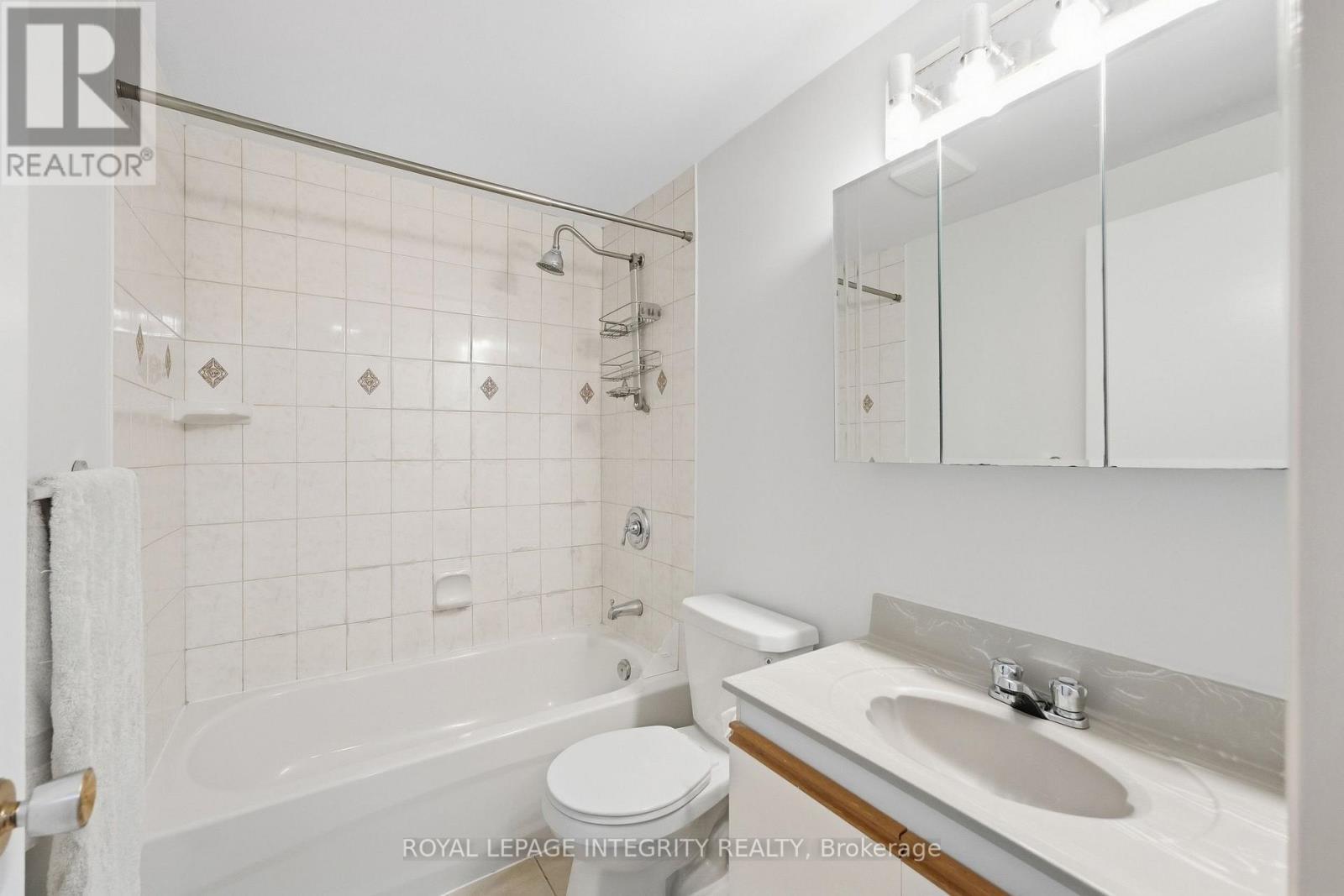 909 Lawnsberry Drive, Ottawa, ON