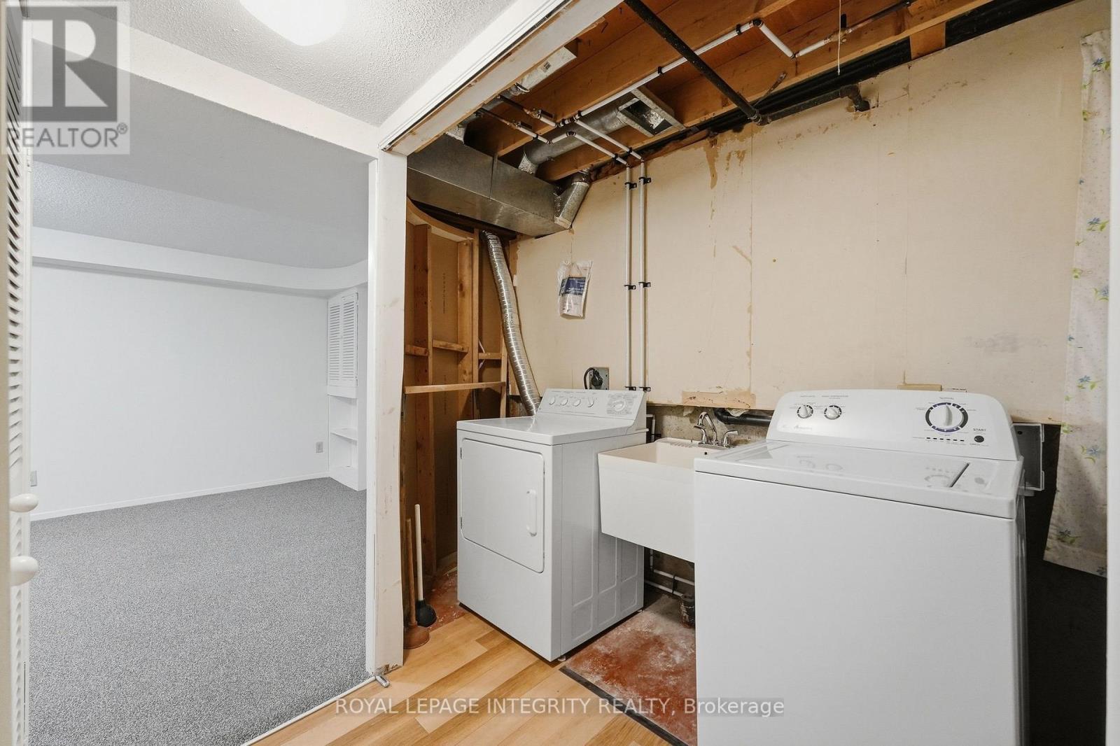 909 Lawnsberry Drive, Ottawa, ON