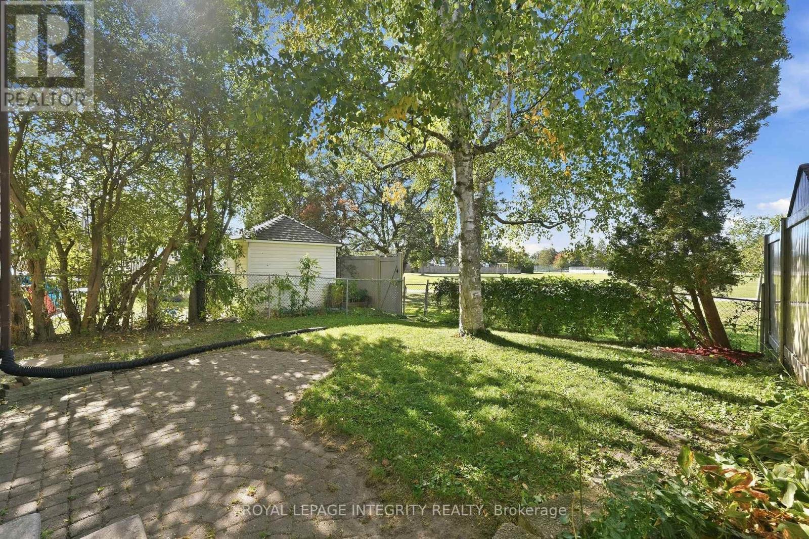 909 Lawnsberry Drive, Ottawa, ON