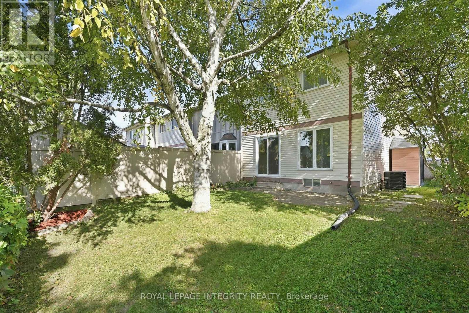 909 Lawnsberry Drive, Ottawa, ON