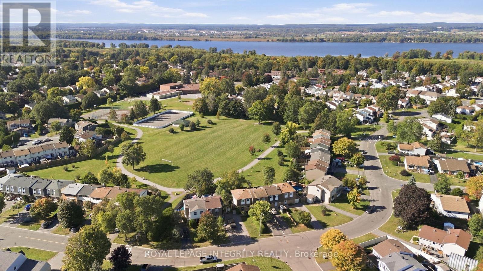 909 Lawnsberry Drive, Ottawa, ON