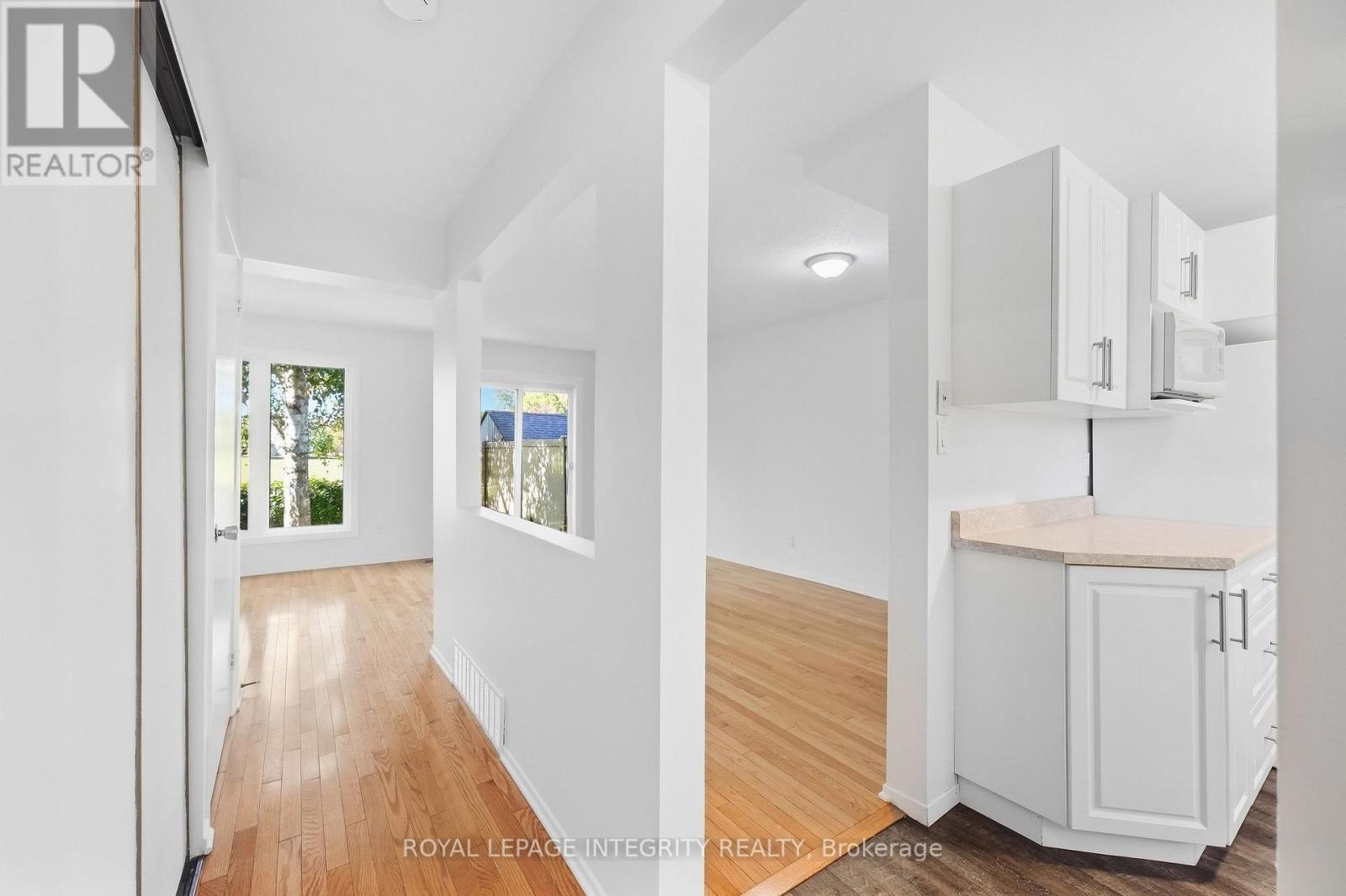 909 Lawnsberry Drive, Ottawa, ON