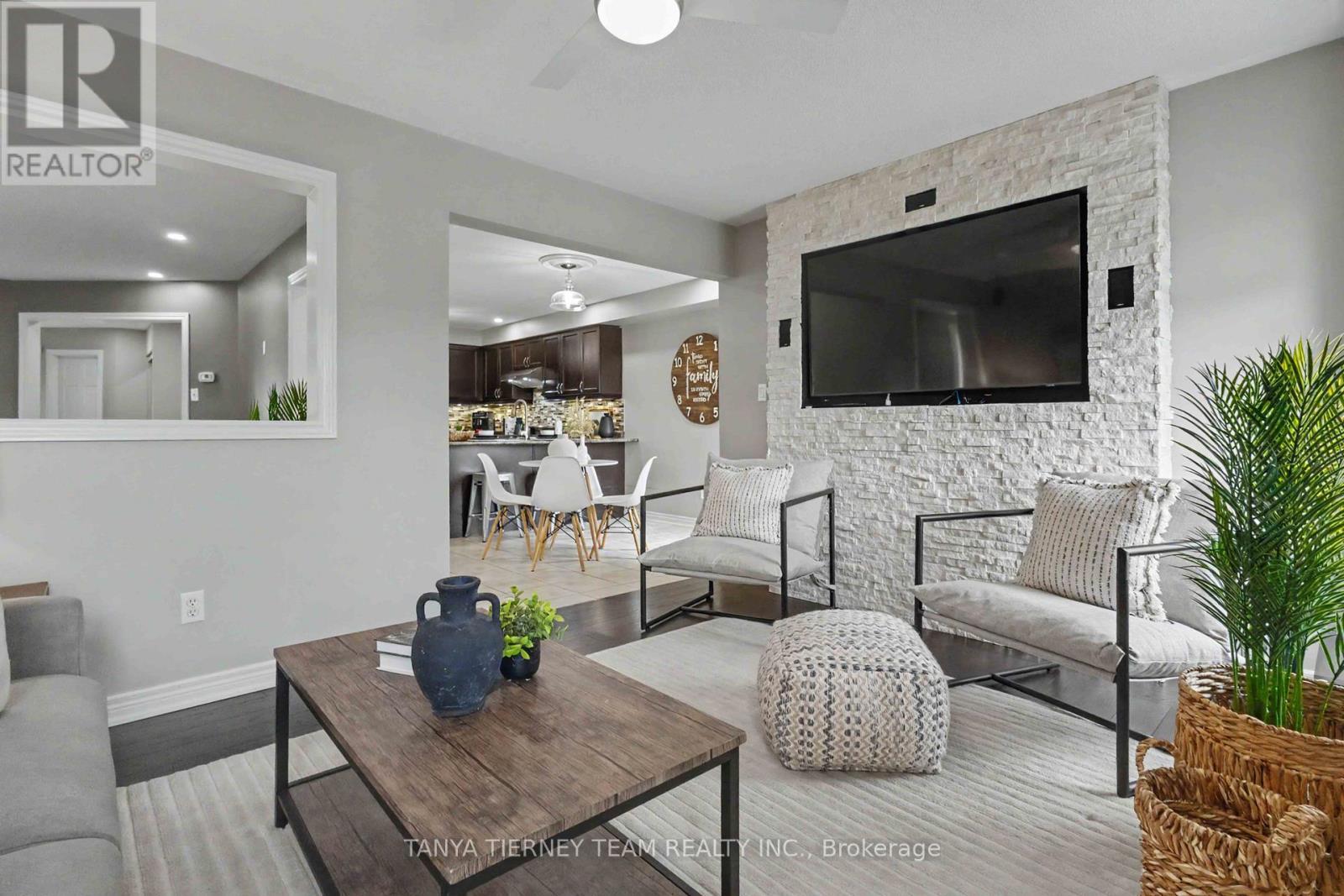 96 Mildenhall Place, Whitby, ON