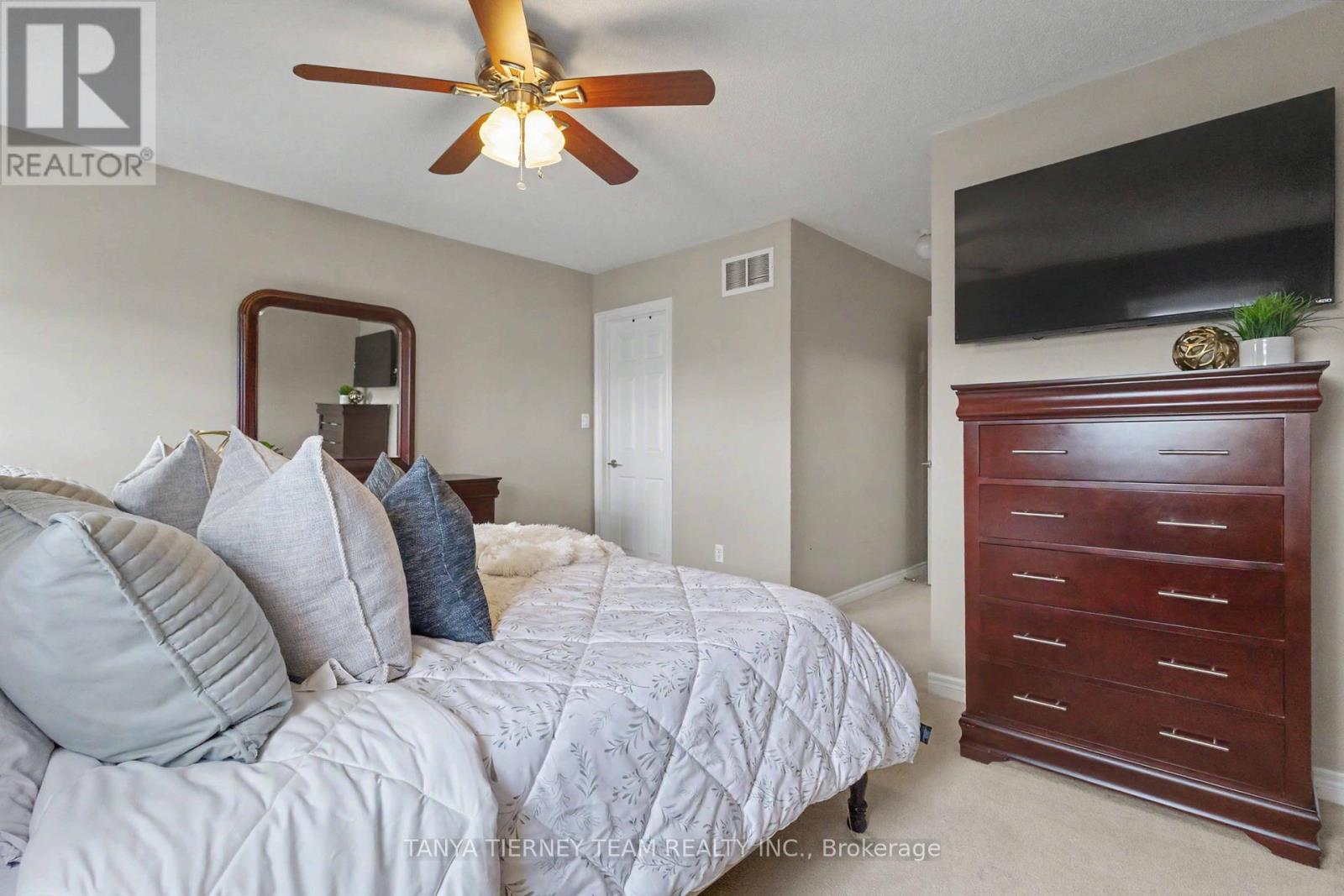 96 Mildenhall Place, Whitby, ON
