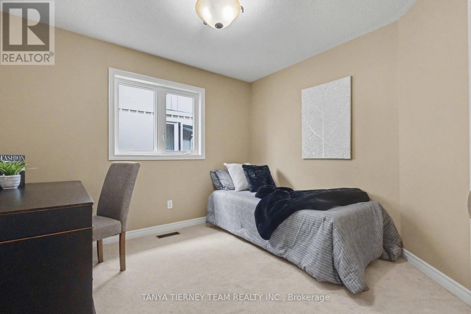 96 Mildenhall Place, Whitby, ON