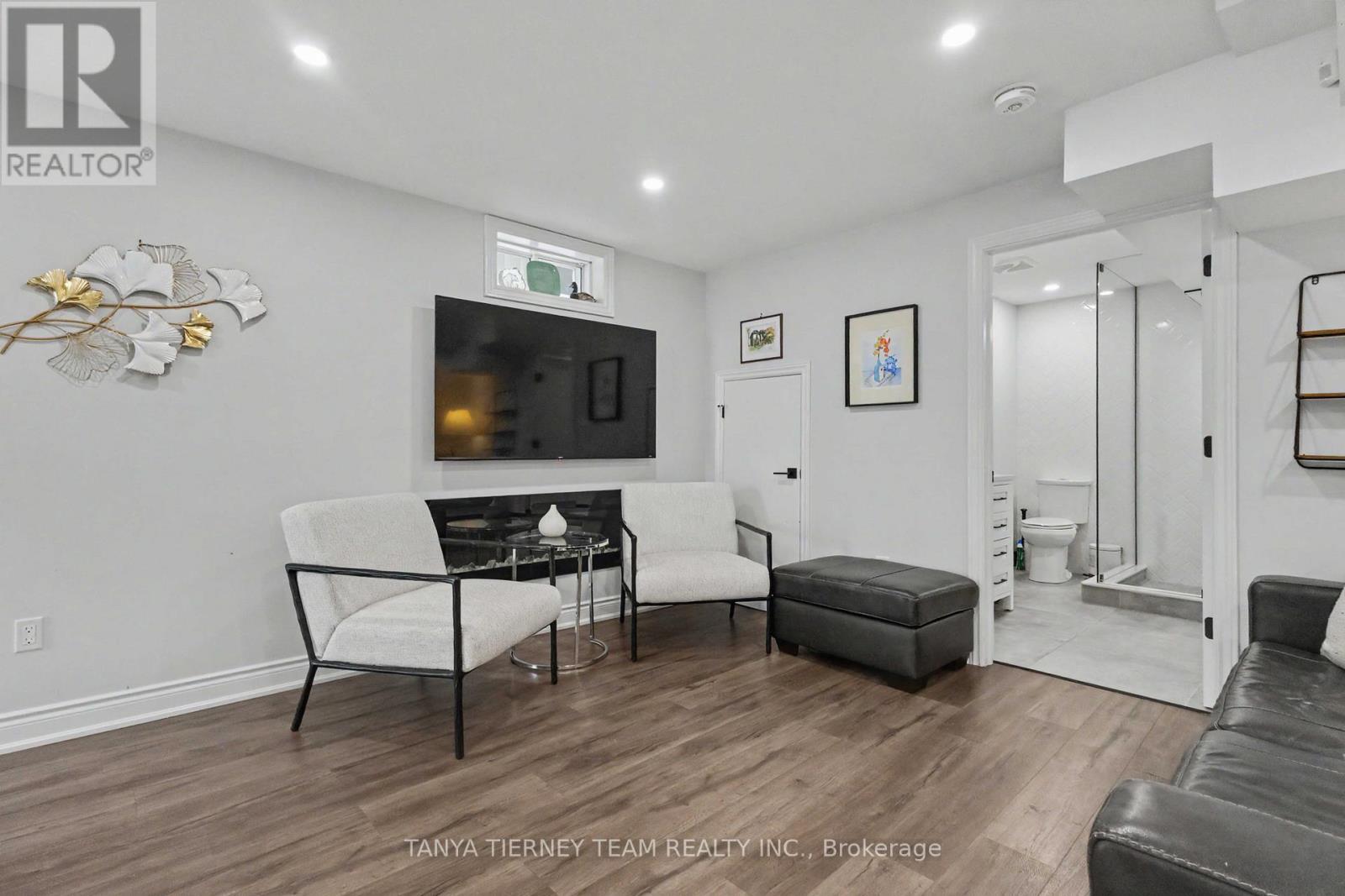 96 Mildenhall Place, Whitby, ON